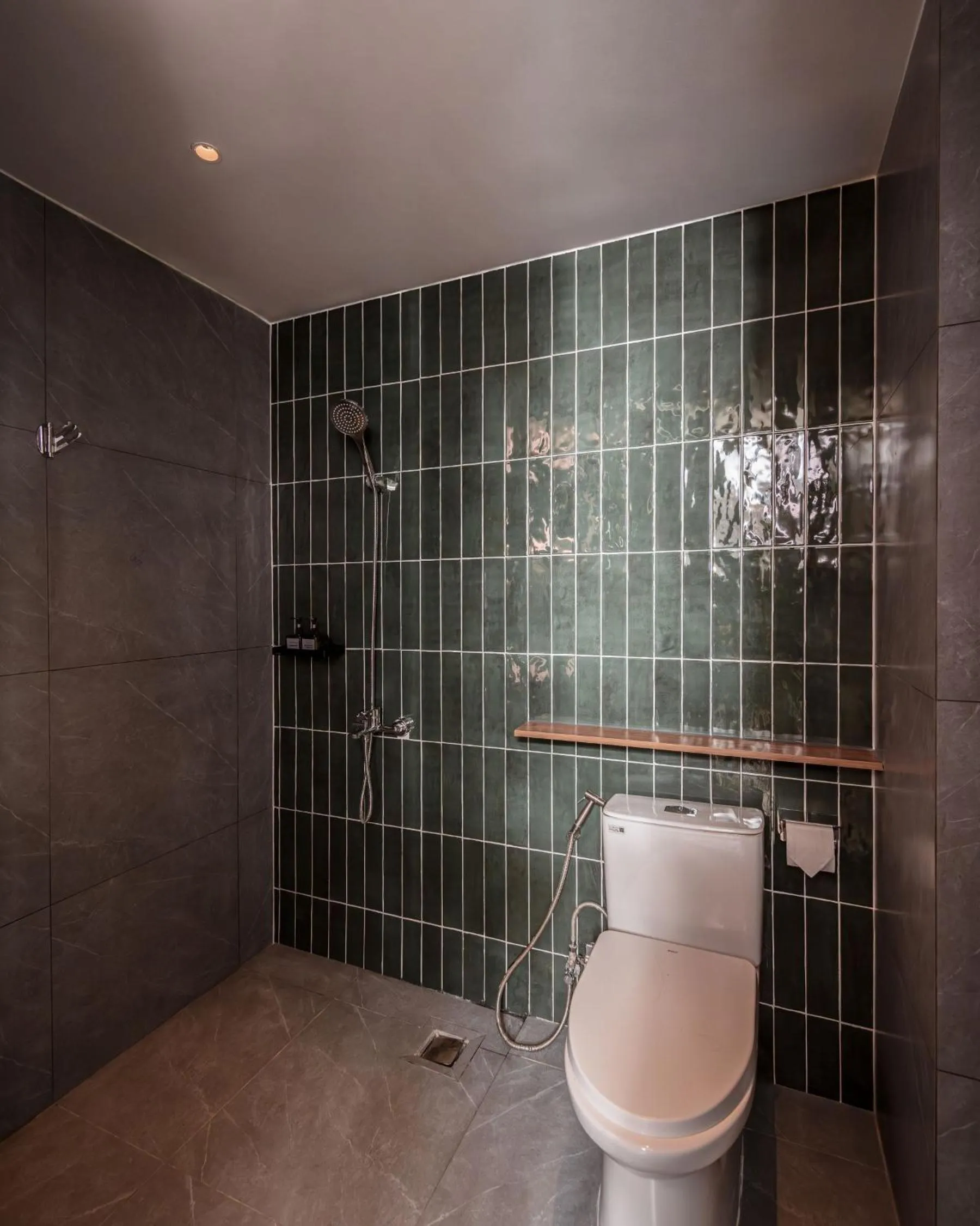 Shower in Express by M Village Võ Văn Kiệt