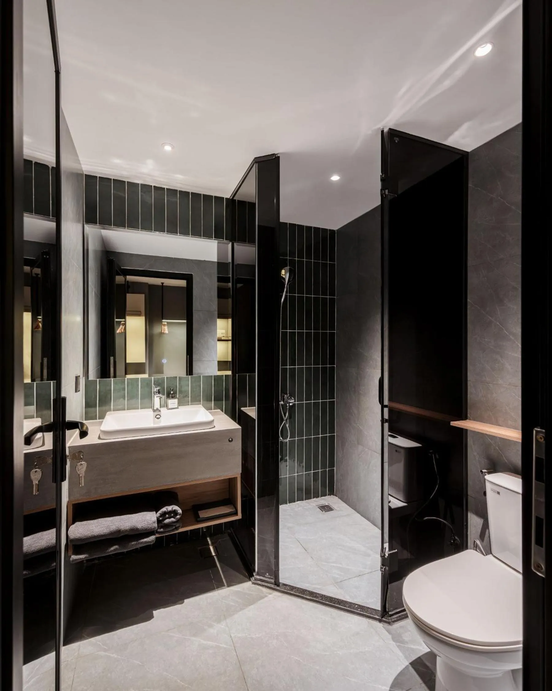 Shower in Express by M Village Võ Văn Kiệt