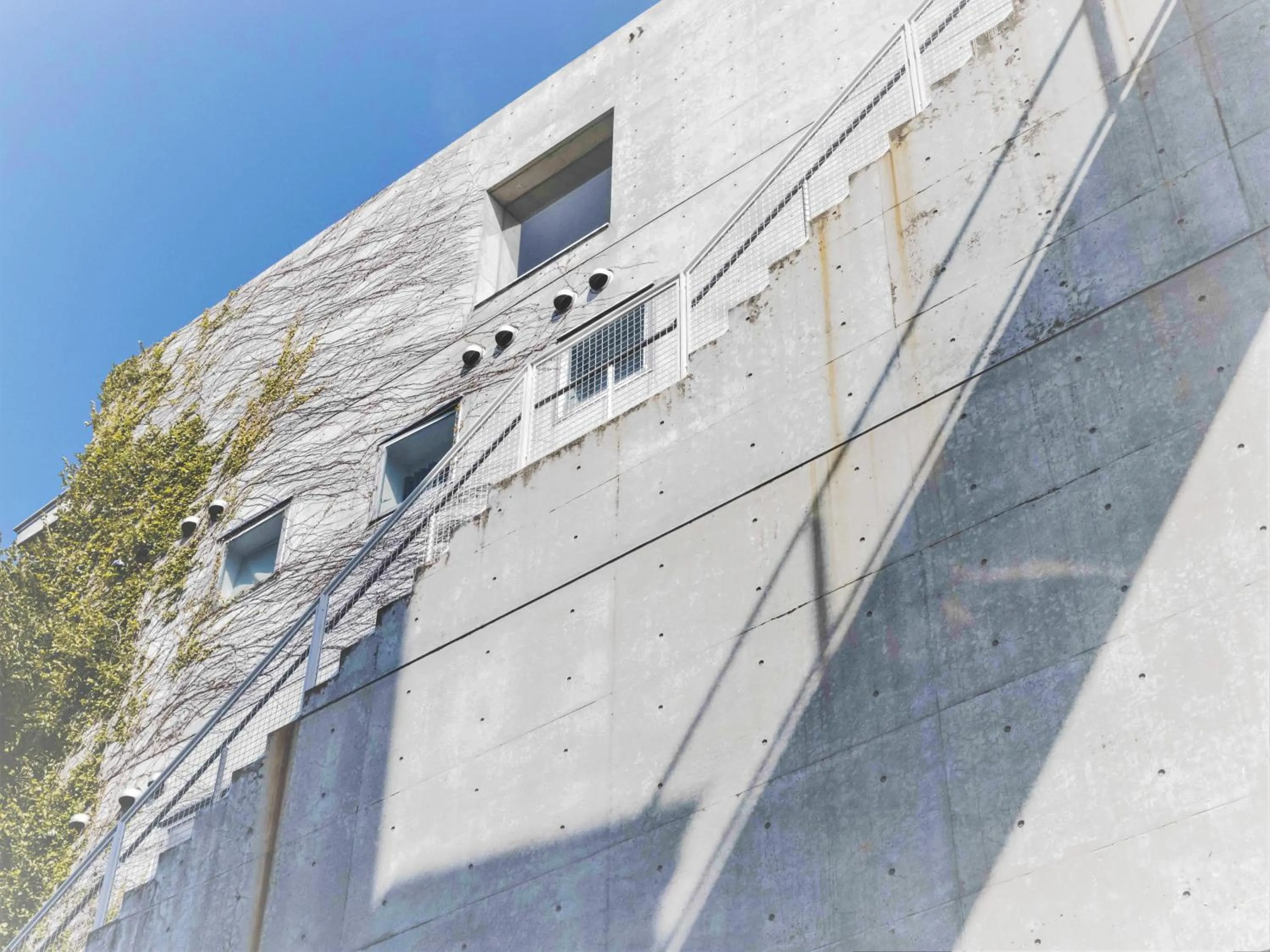 Property building in TOTO Seawind Awaji