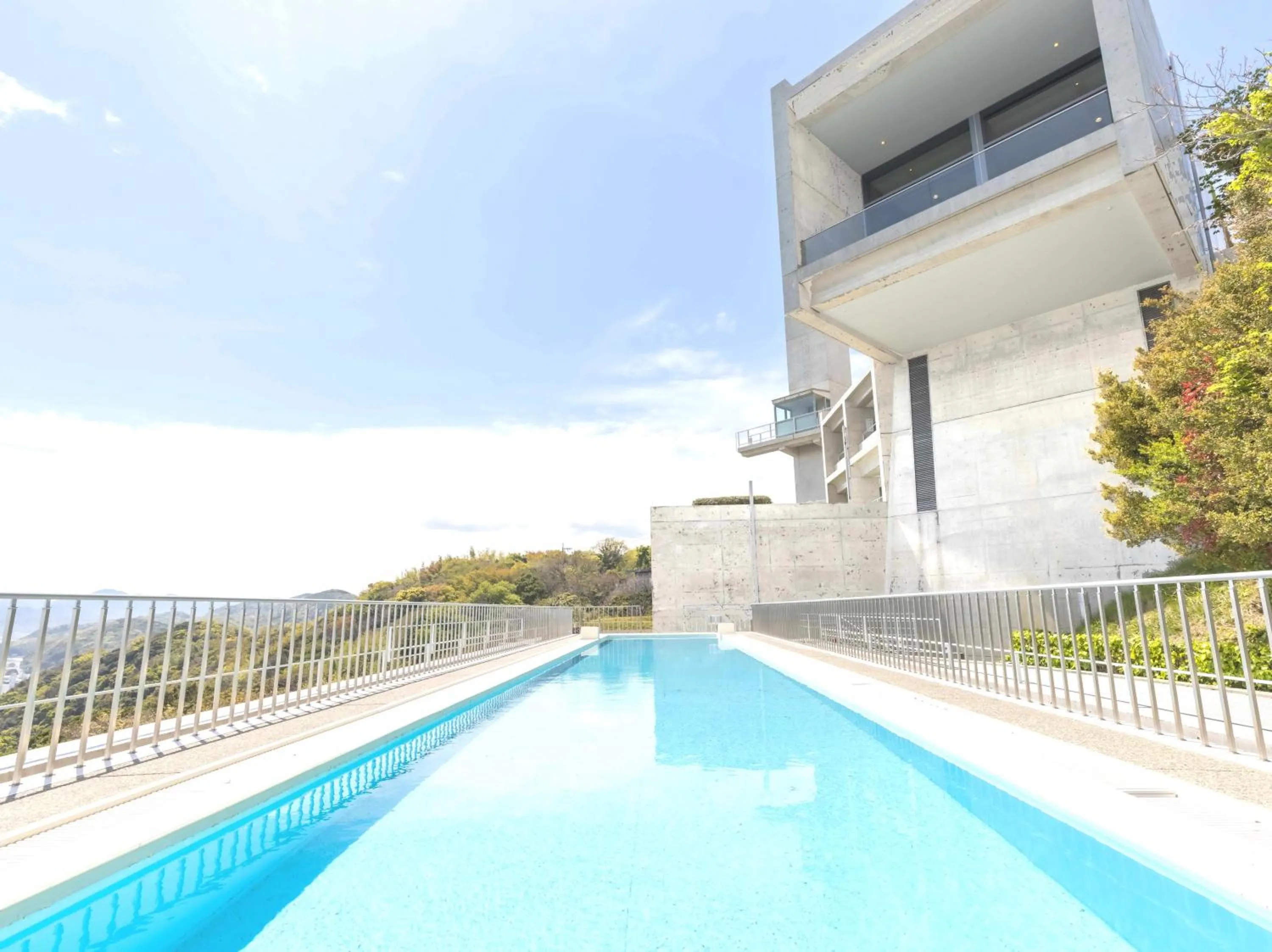 Swimming pool in TOTO Seawind Awaji
