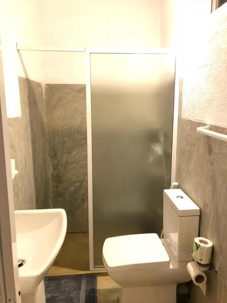 Shower in Holiday Inn Unawatuna