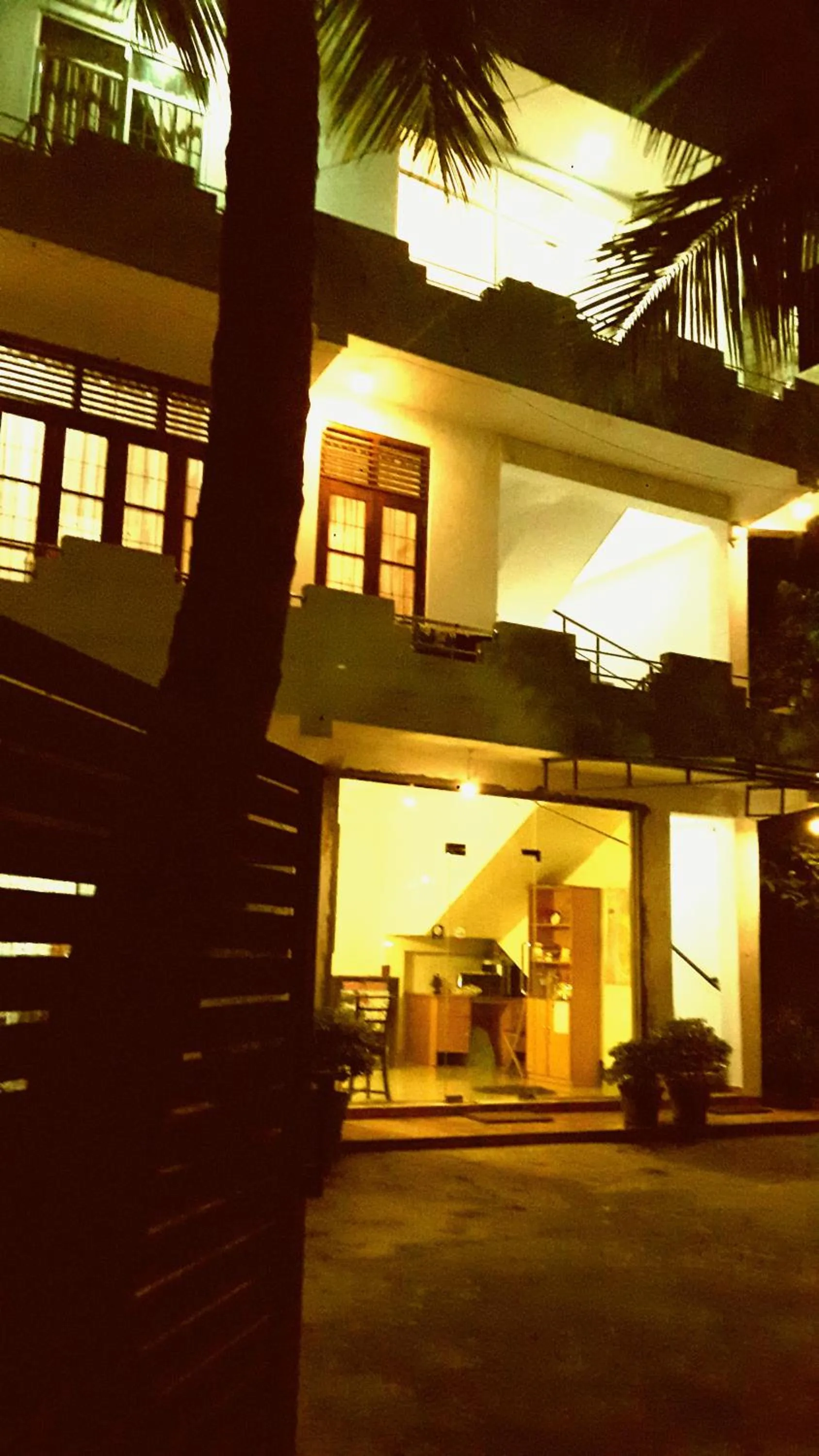 Facade/entrance in Holiday Inn Unawatuna