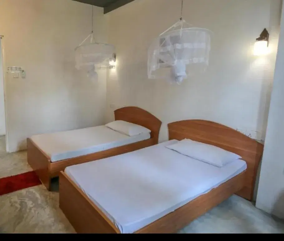 Standard Twin Room in Holiday Inn Unawatuna Standard Twin Room in Holiday Inn Unawatuna