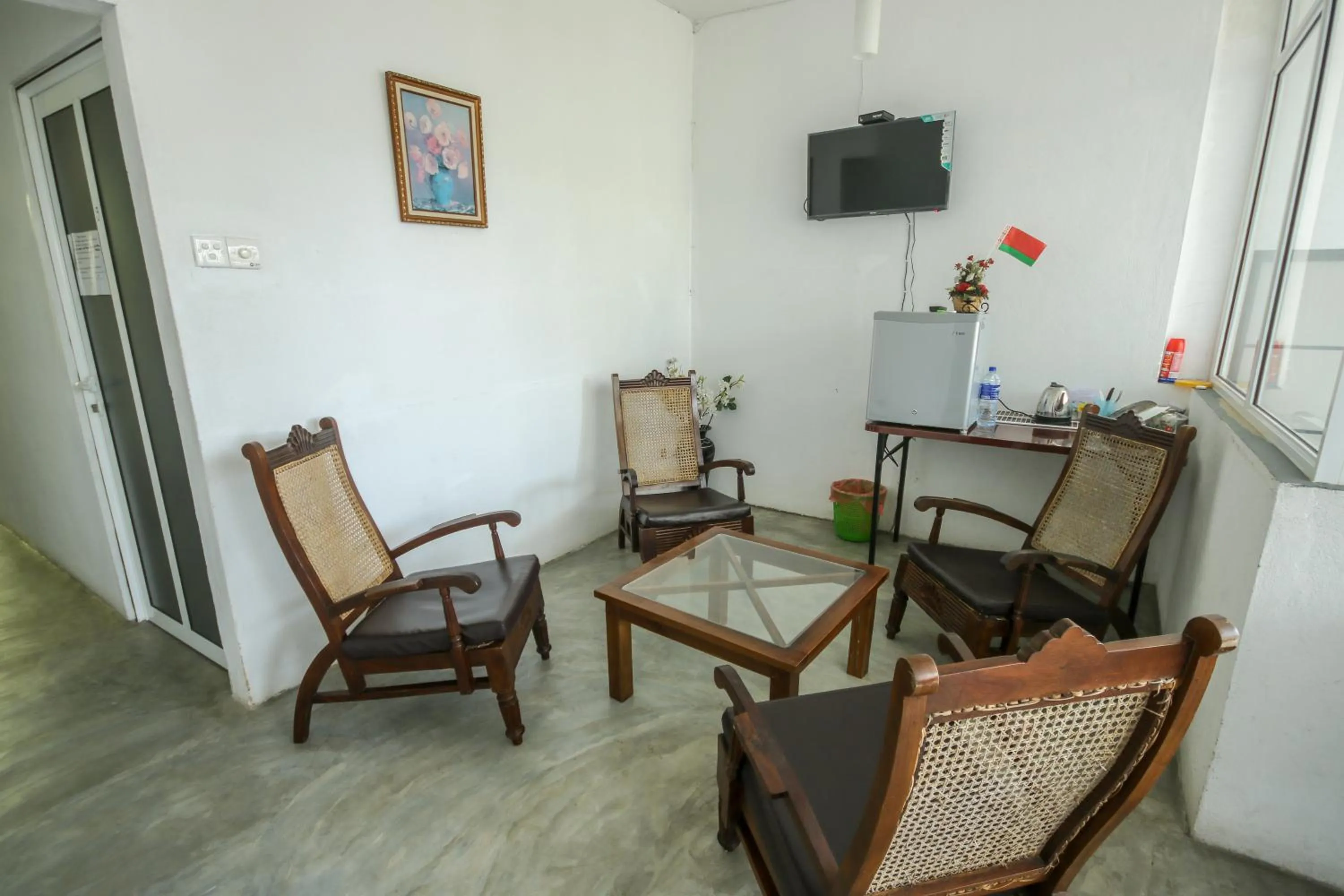 Seating area in Holiday Inn Unawatuna