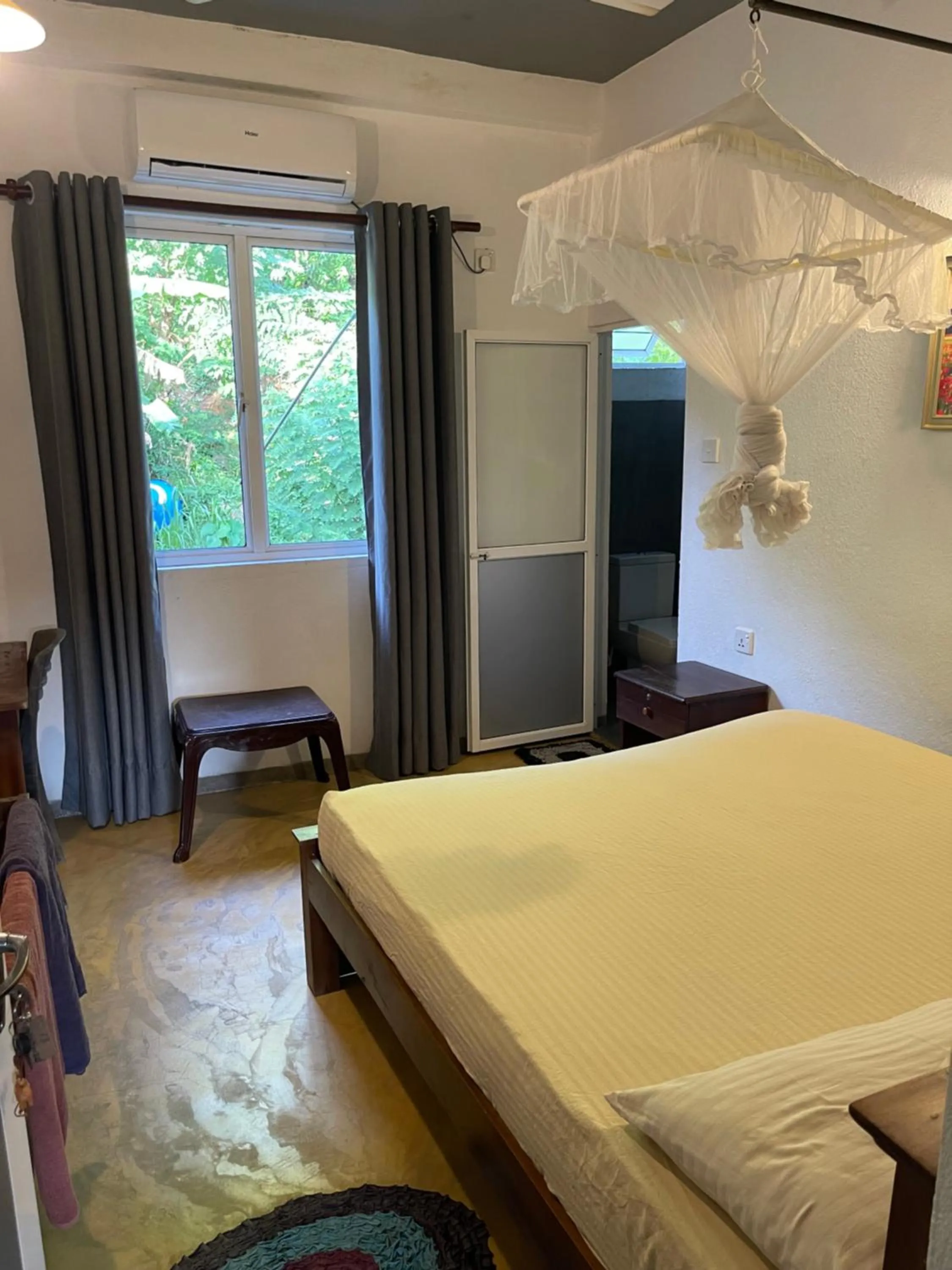 Bed in Holiday Inn Unawatuna