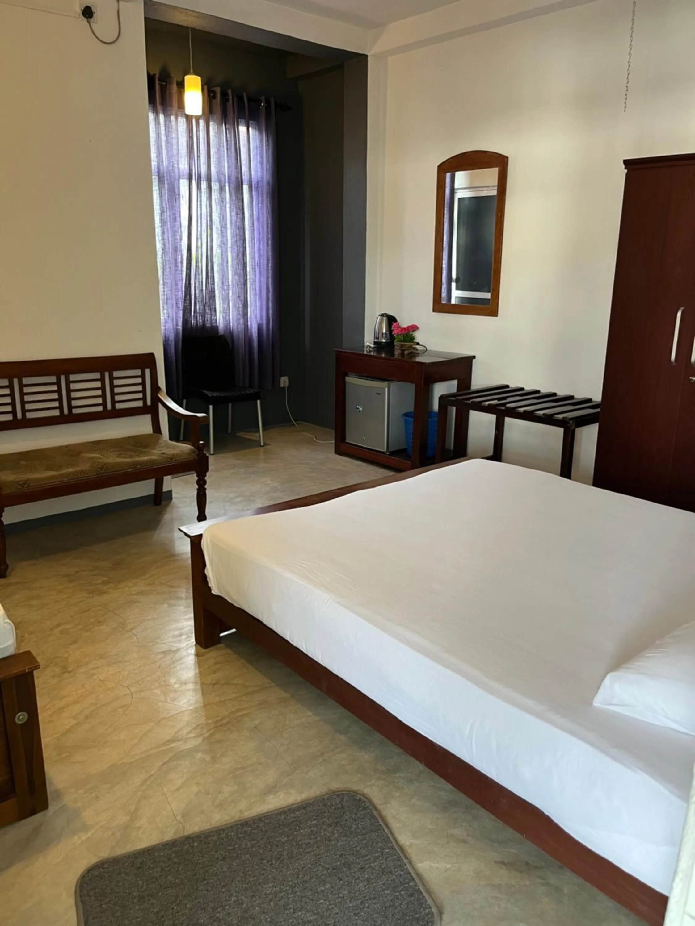 Bed in Holiday Inn Unawatuna