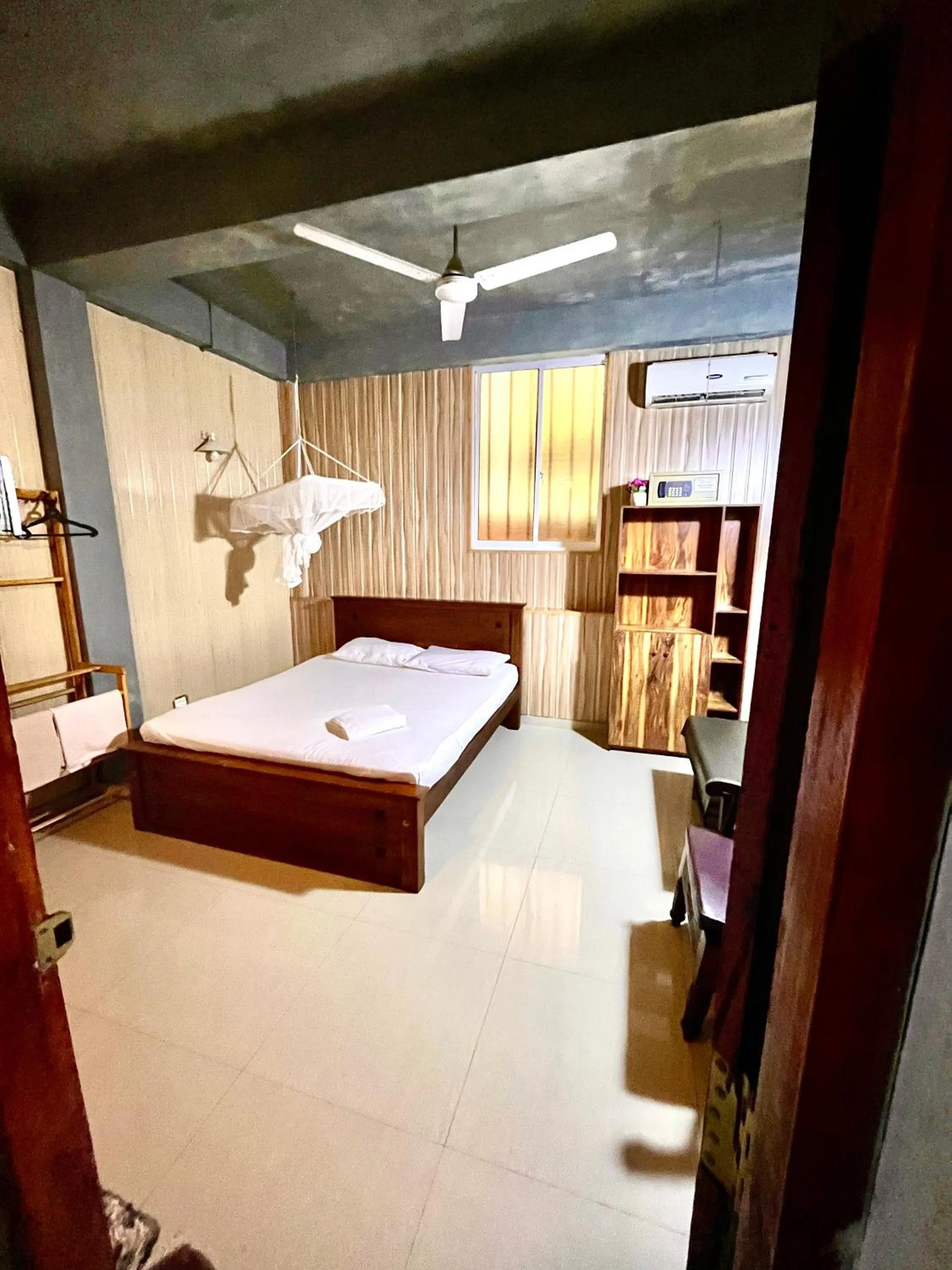 Bed in Holiday Inn Unawatuna