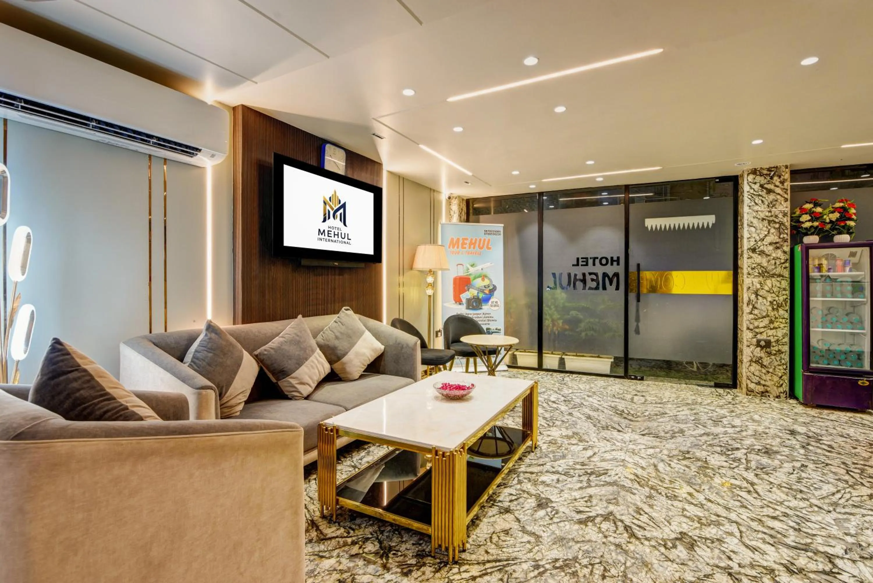 Communal lounge/ TV room in Hotel Mehul International -Near New Delhi Railway Station, Paharganj & Connaught Place