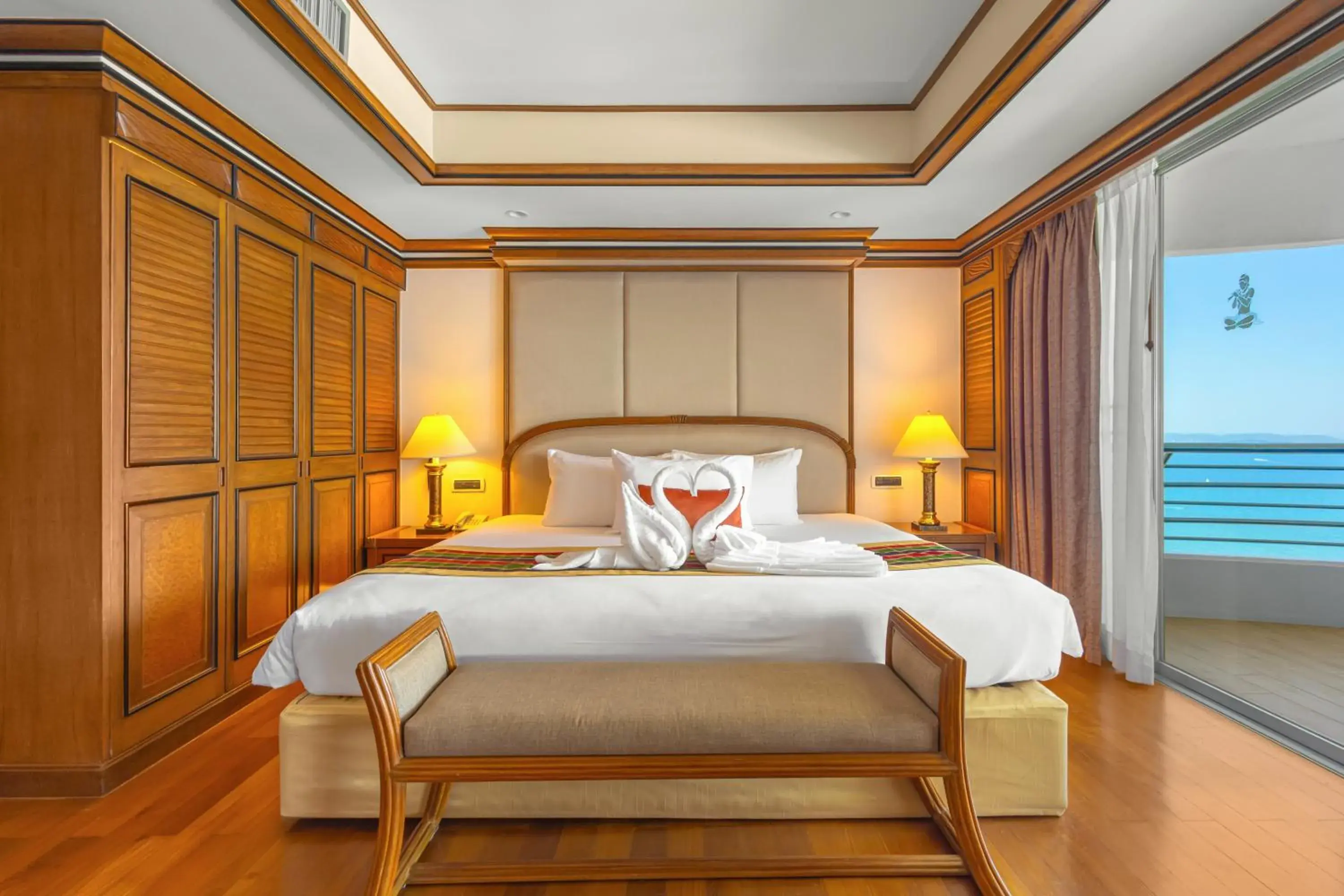 Regency Suite (1 bedroom) in Royal Cliff Grand Hotel Pattaya Regency Suite (1 bedroom) in Royal Cliff Grand Hotel Pattaya