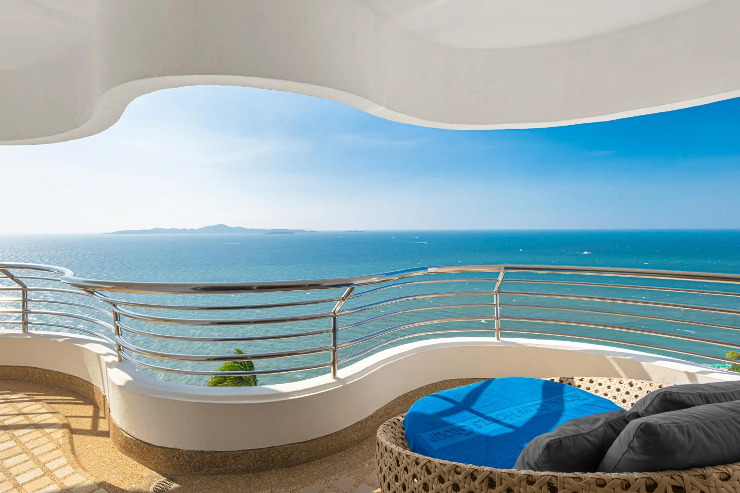 Balcony/Terrace in Royal Cliff Grand Hotel Pattaya