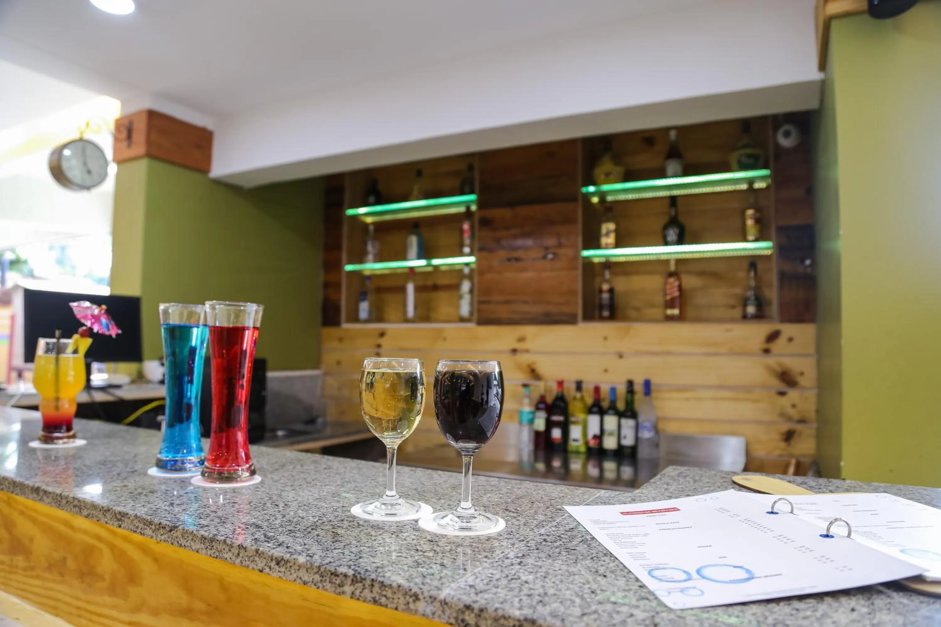 Lounge or bar in Turtle Beach Resort - Morjim