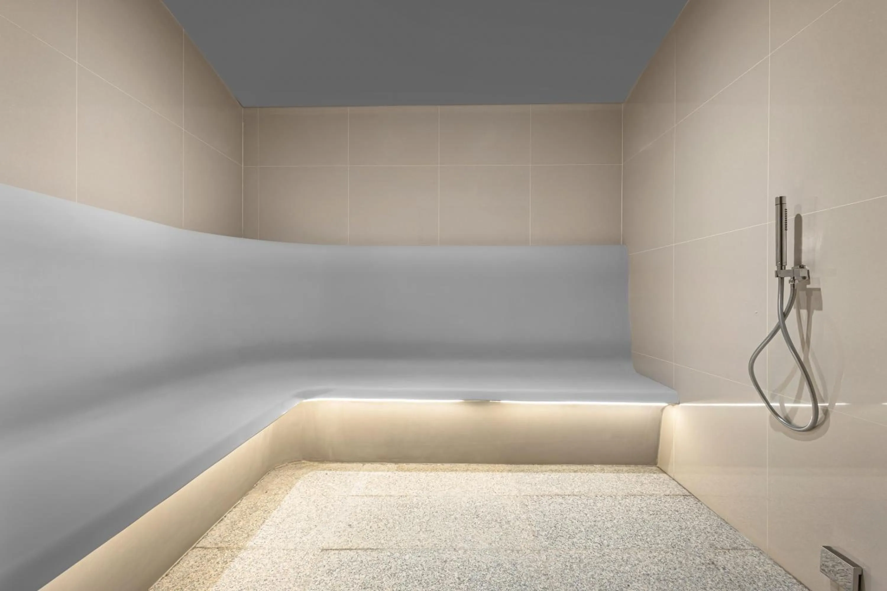 Steam room, Bed in Royal Cliff Beach Terrace Pattaya