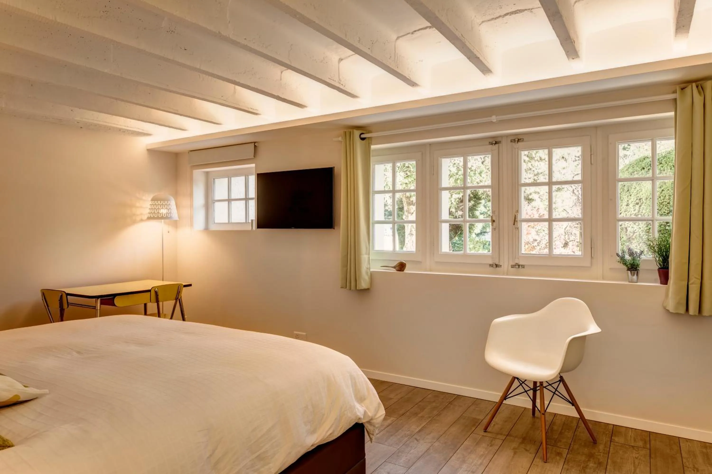 Bedroom, Bed in Le Jour et la Nuit