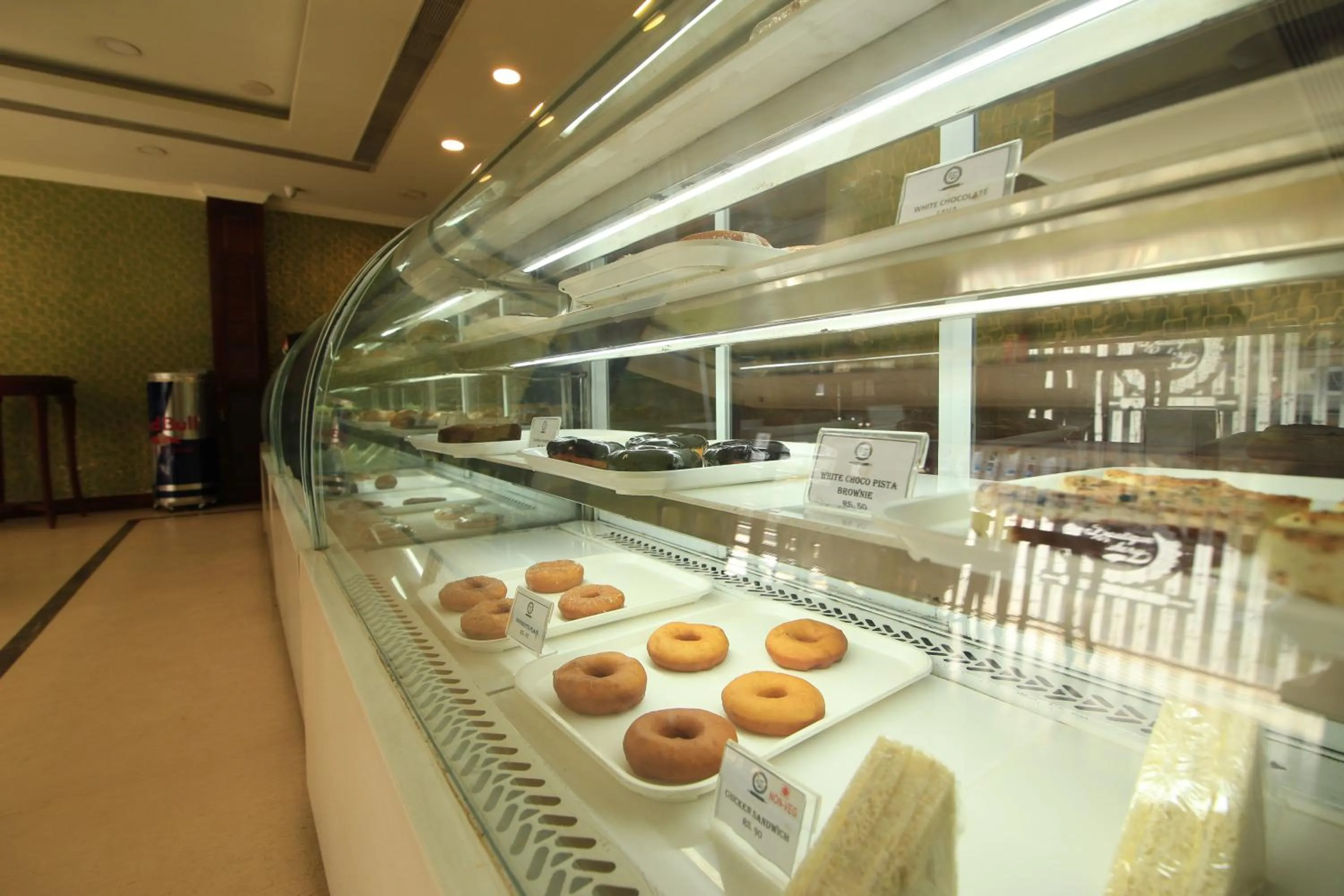 Food and drinks in Hotel Dynasty