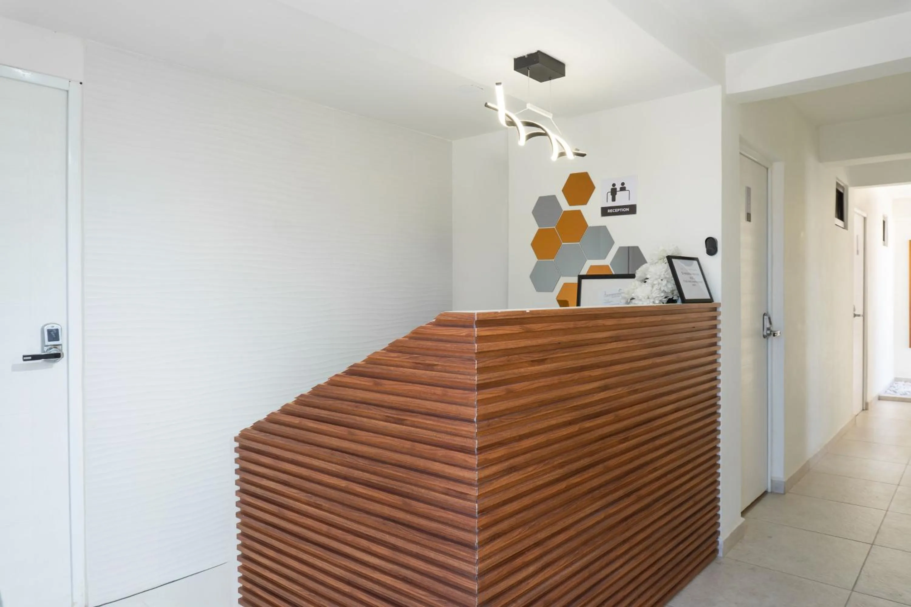 Lobby or reception in Colmena Hotel Los Cabos Marina