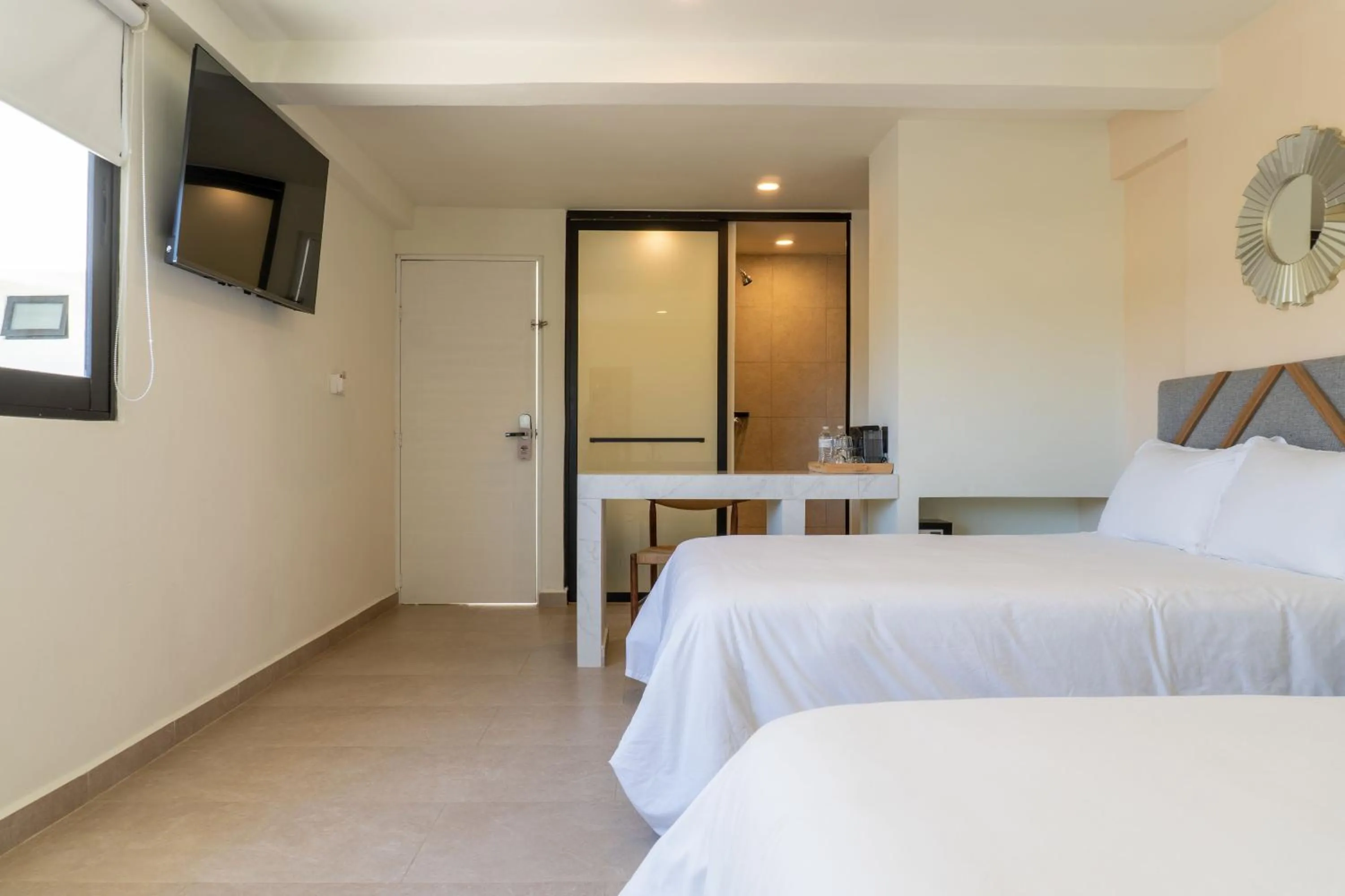 Bedroom, Bed in Colmena Hotel Los Cabos Marina