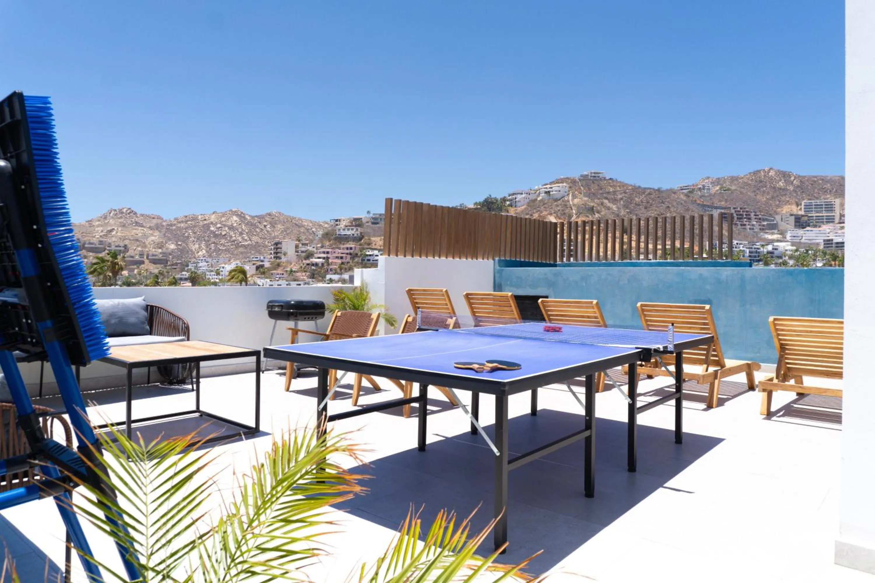 Swimming pool in Colmena Hotel Los Cabos Marina