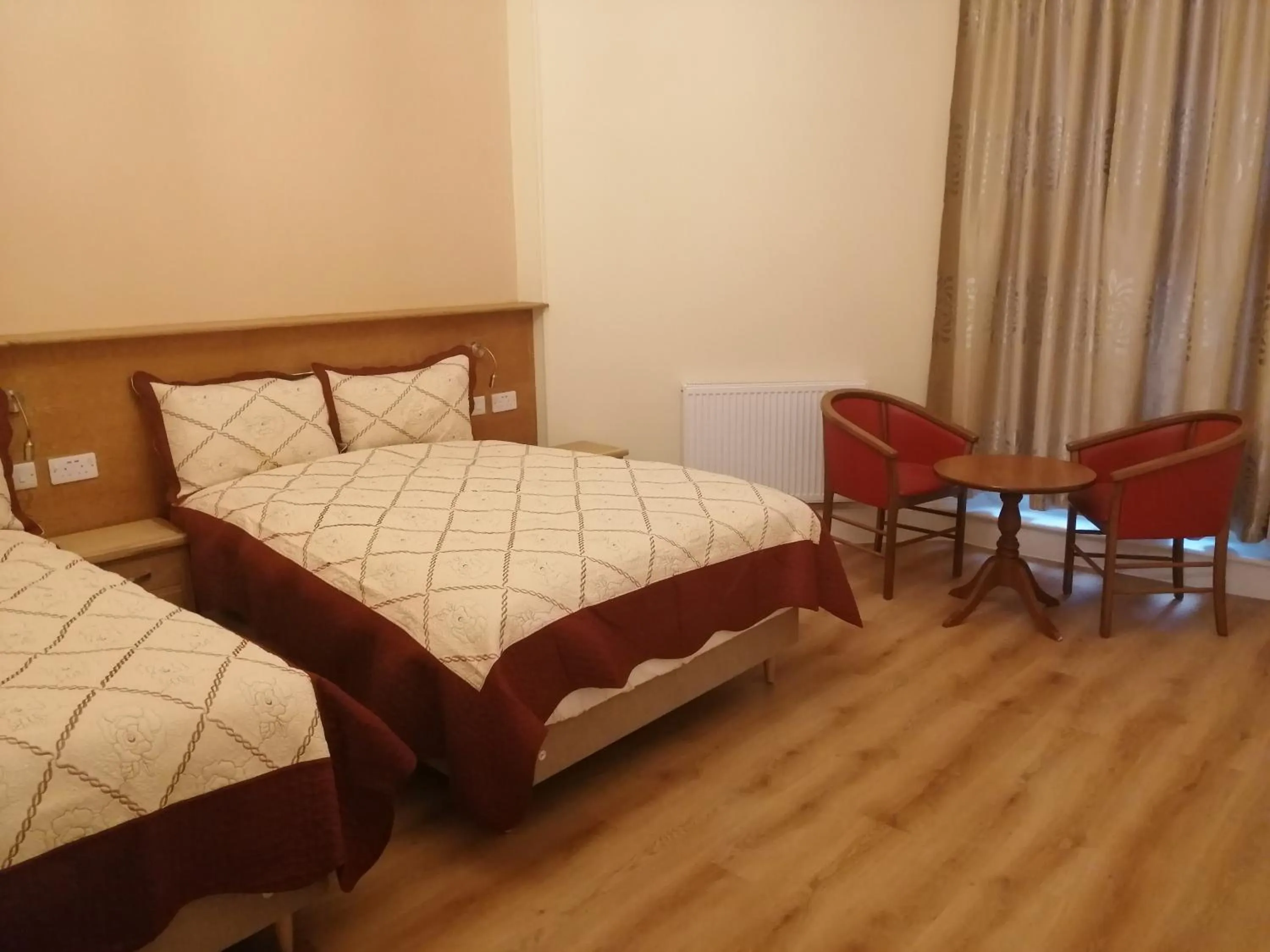 Bedroom, Bed in Cumberland Hotel