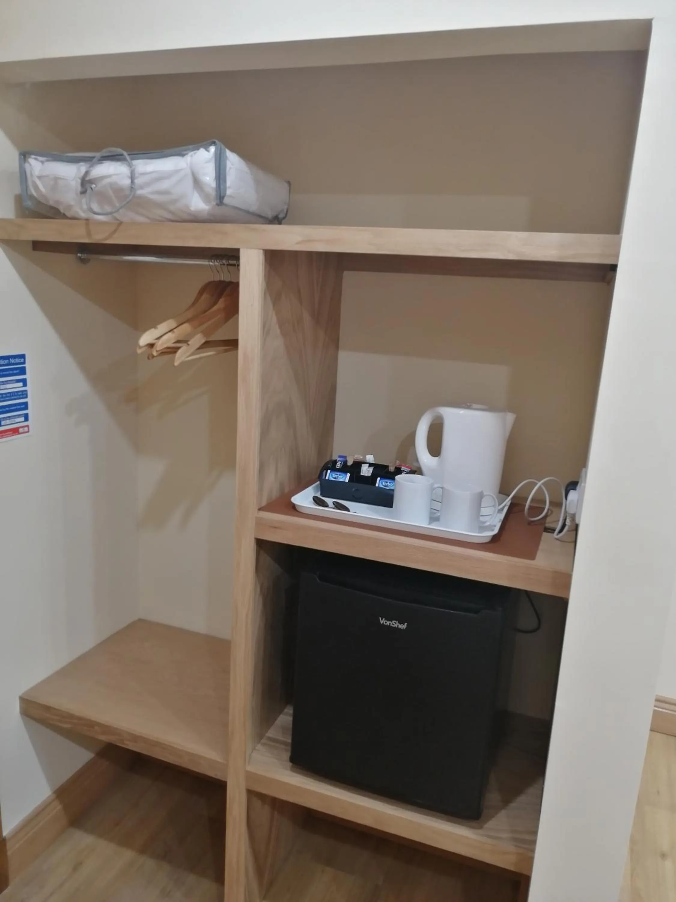 Coffee/tea facilities in Cumberland Hotel