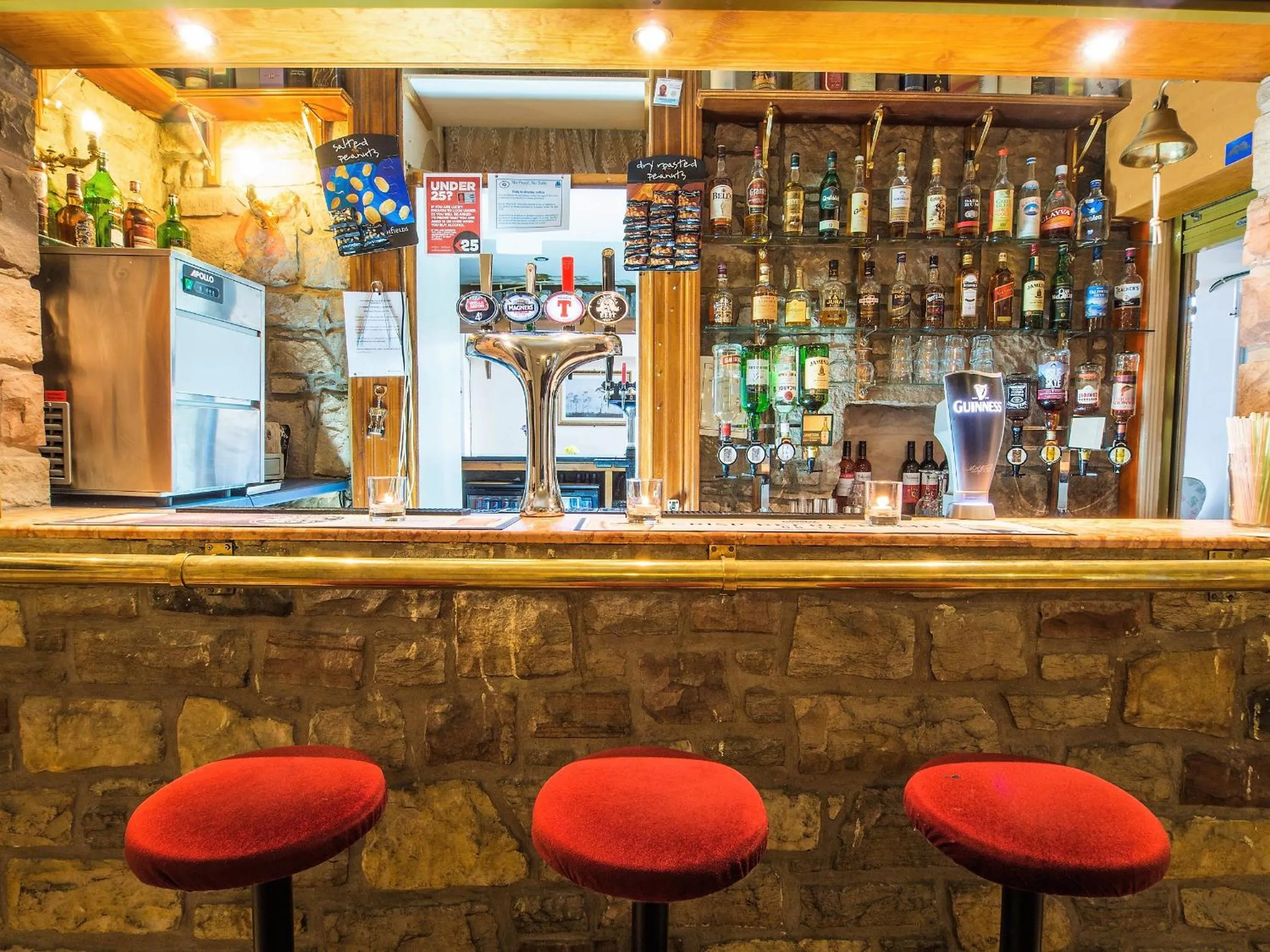 Lounge or bar in Cumberland Hotel