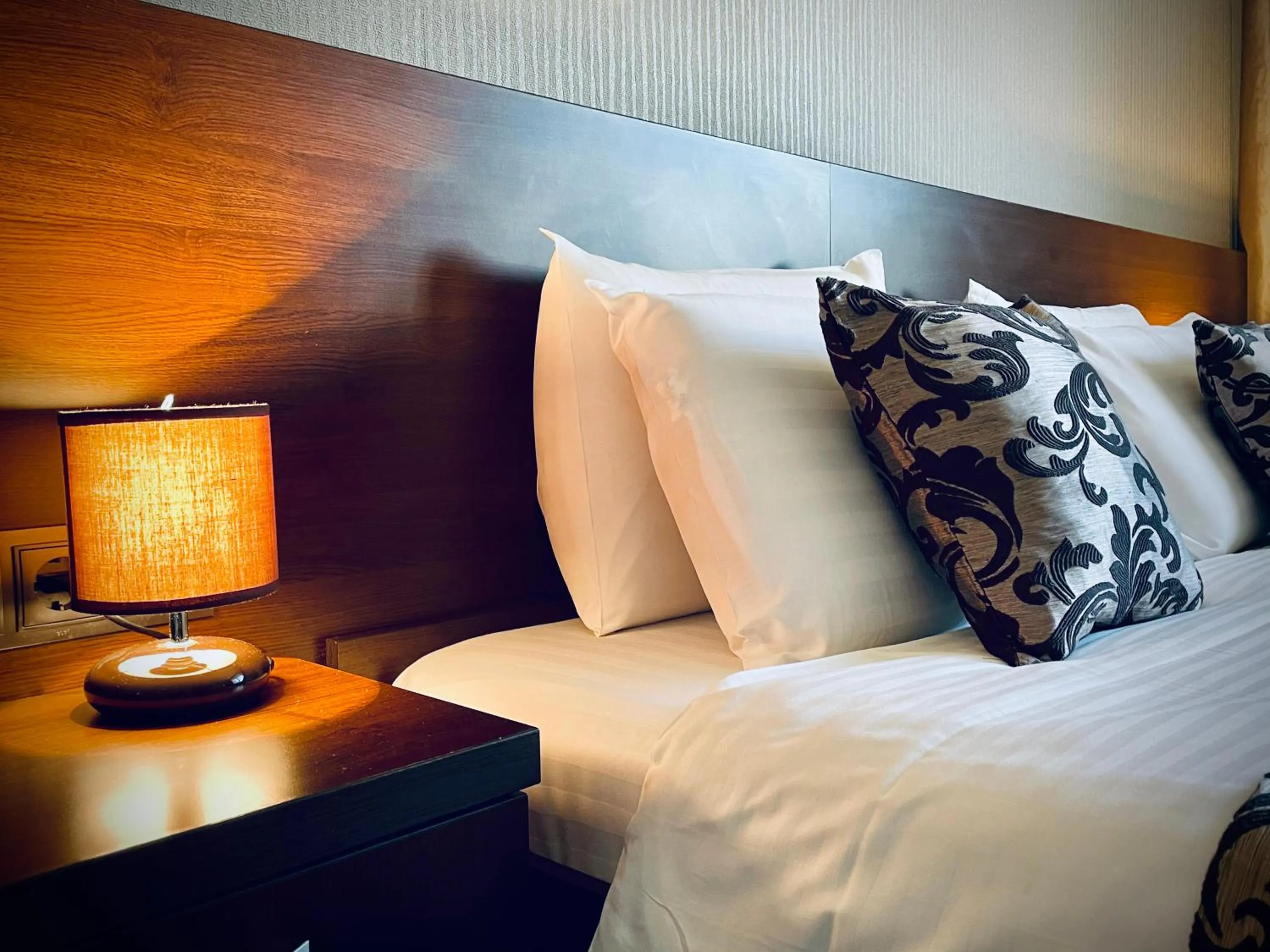 Shower, Bed in Hotel Athos