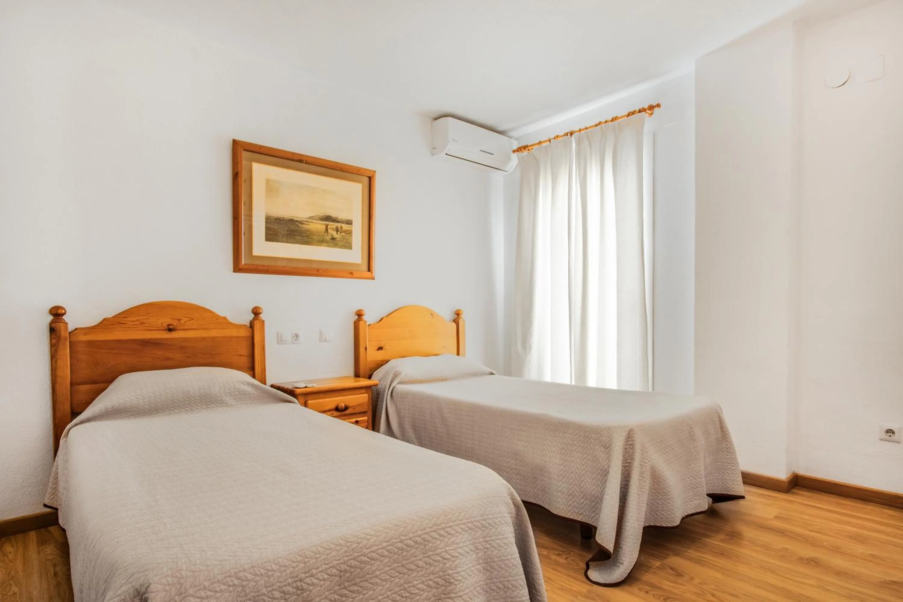 Bedroom, Bed in Duquesa Harbour Club Aparthotel