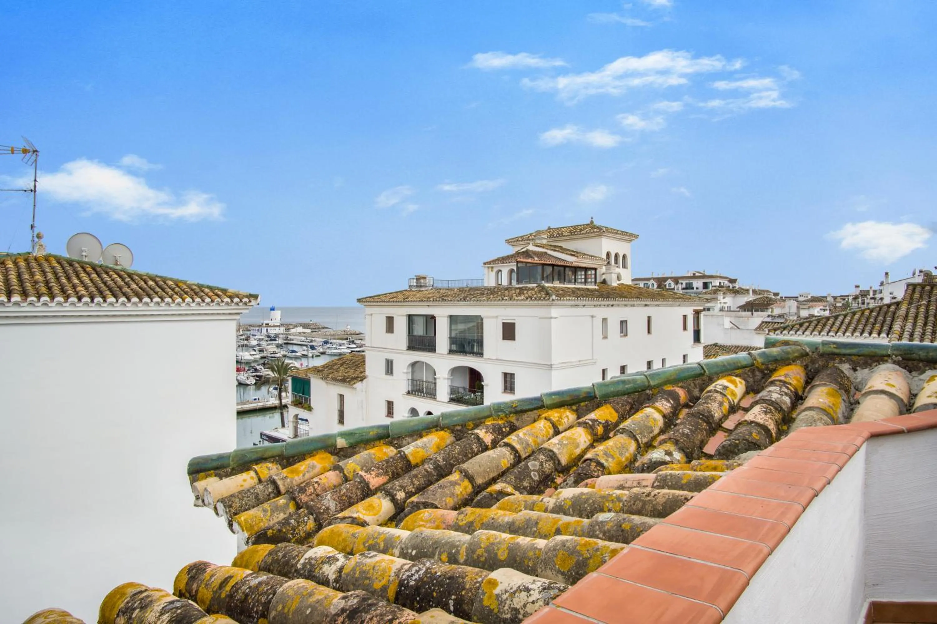 Day in Duquesa Harbour Club Aparthotel