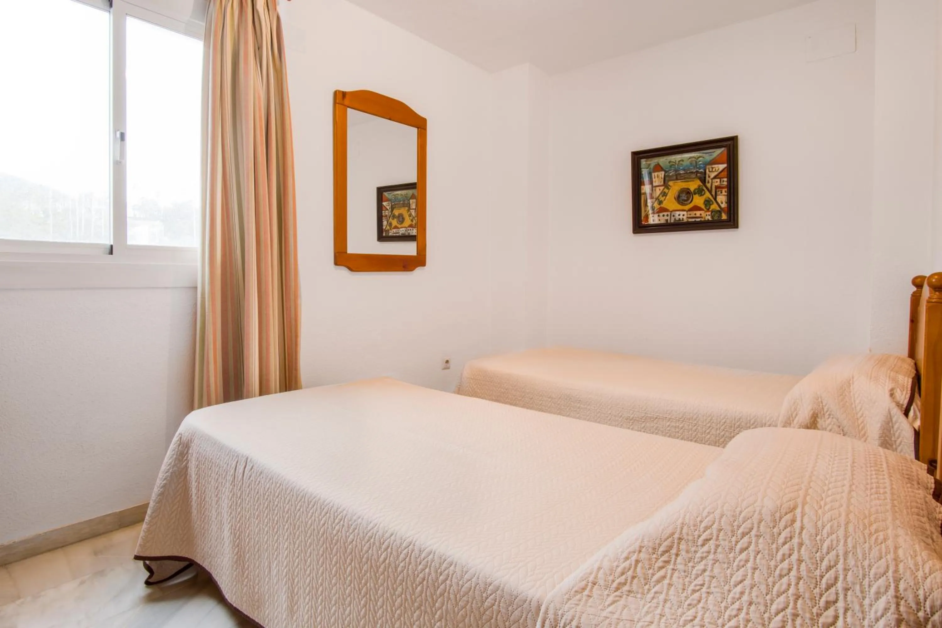 Bed in Duquesa Harbour Club Aparthotel