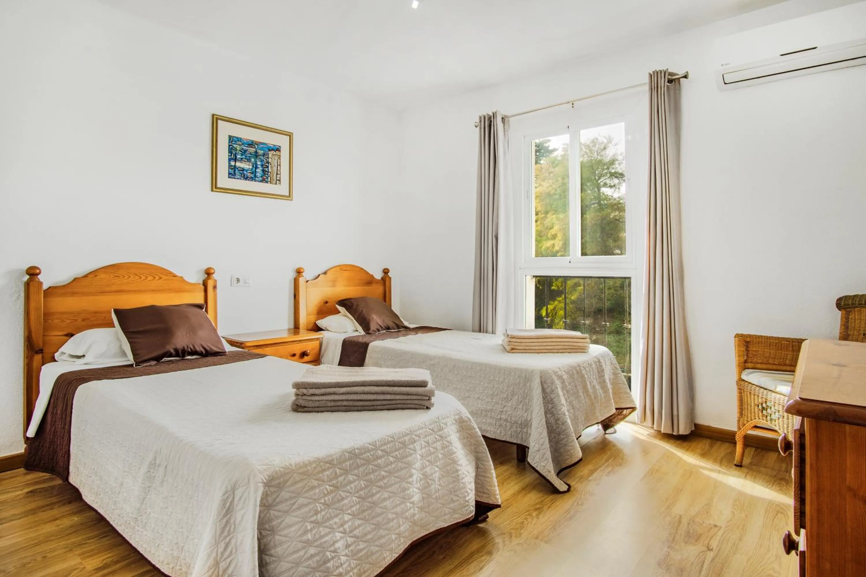 Bedroom, Bed in Duquesa Harbour Club Aparthotel