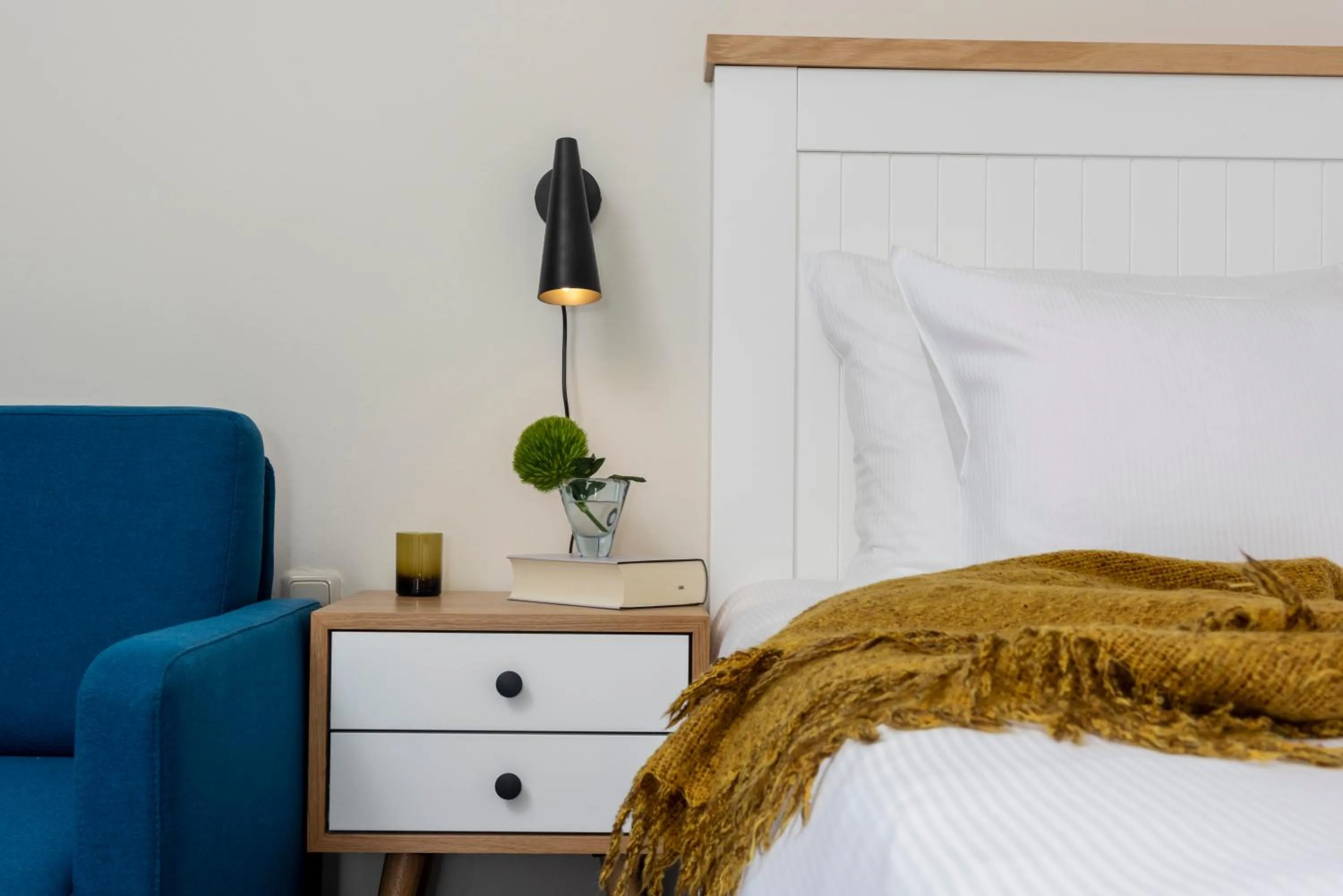 Seating area, Bed in Precise Resort Marina Wolfsbruch - Familienapartments