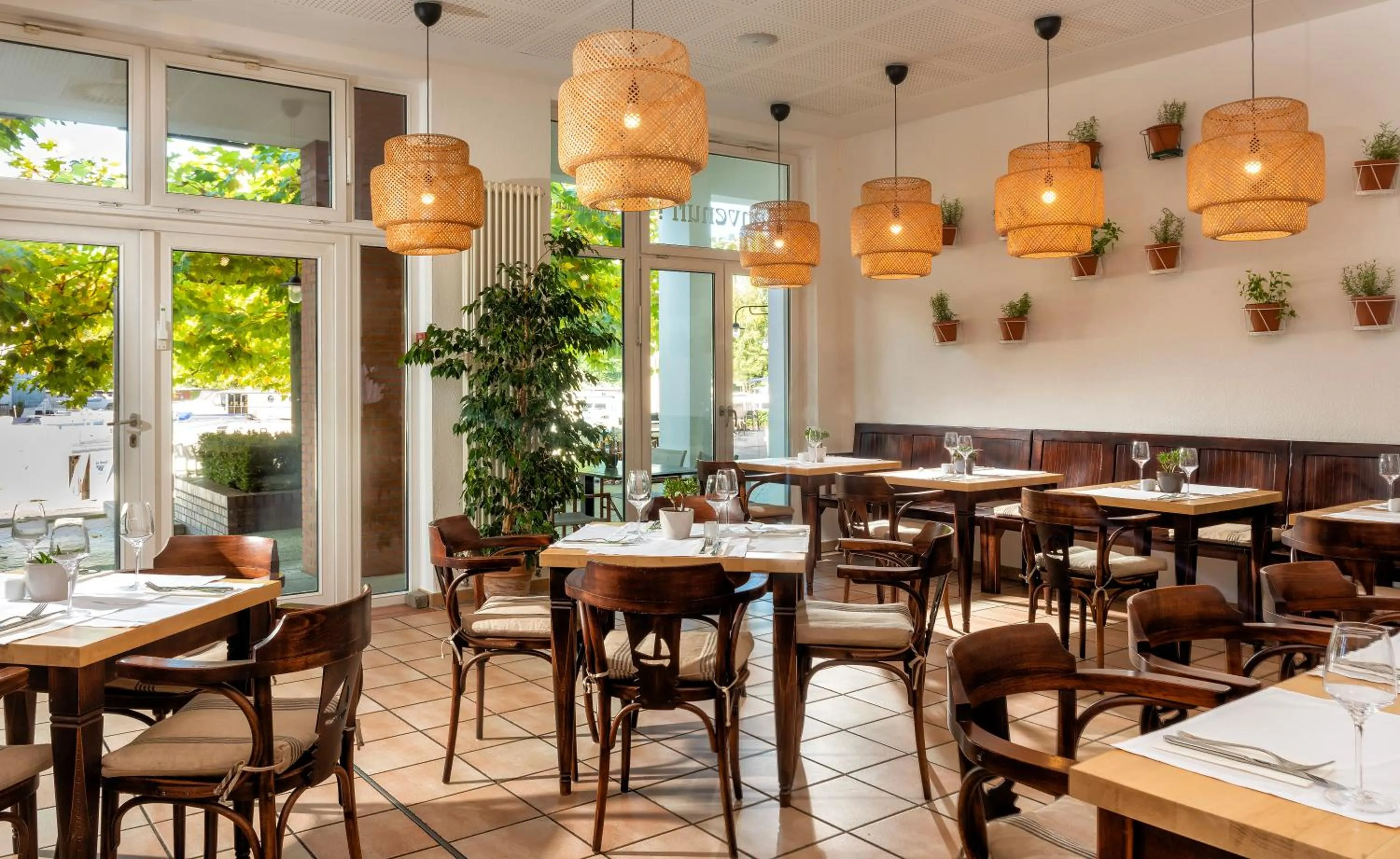 Restaurant/places to eat in Precise Resort Marina Wolfsbruch - Familienapartments