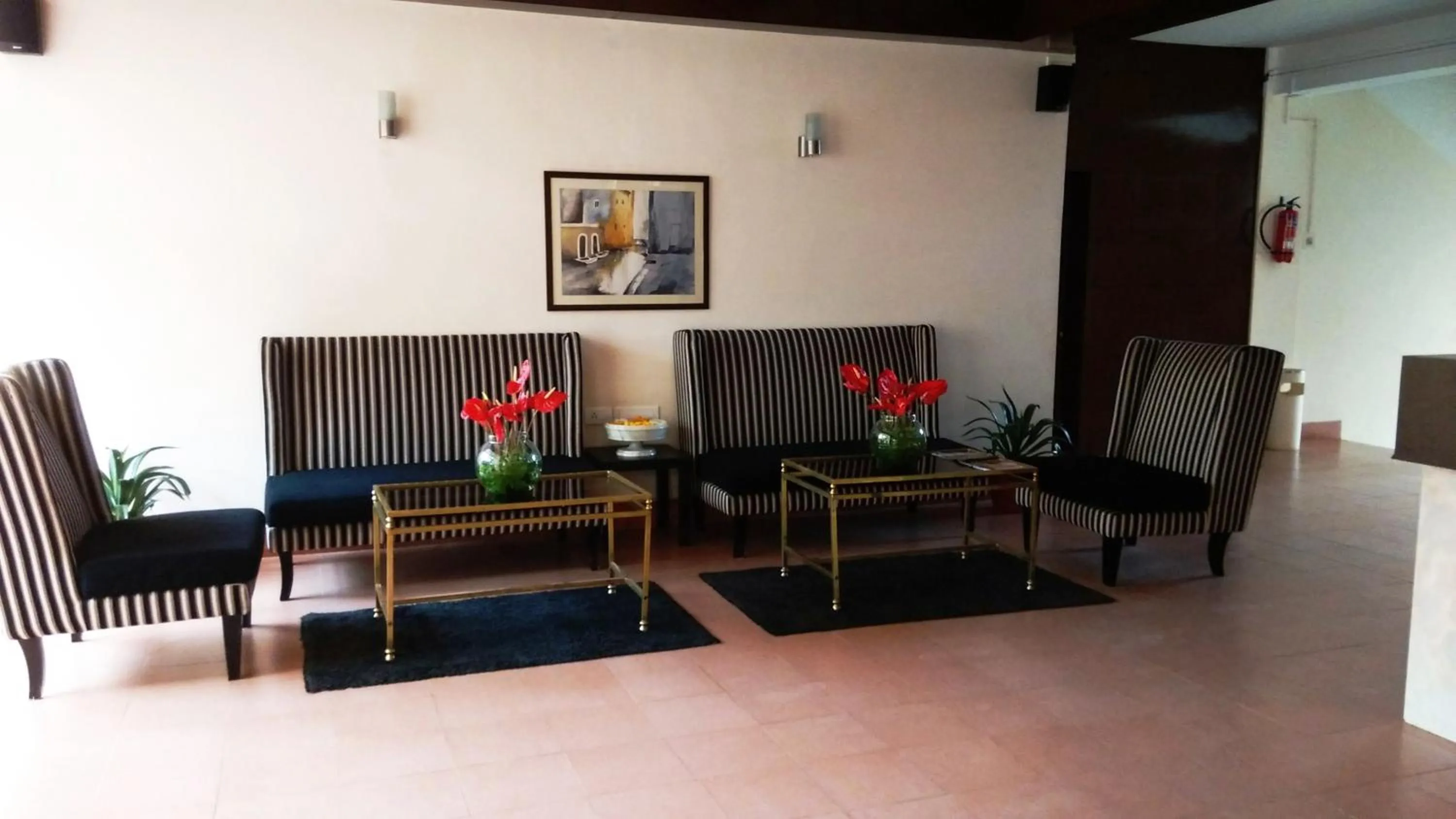 Lobby or reception in Polo Tura Hotel