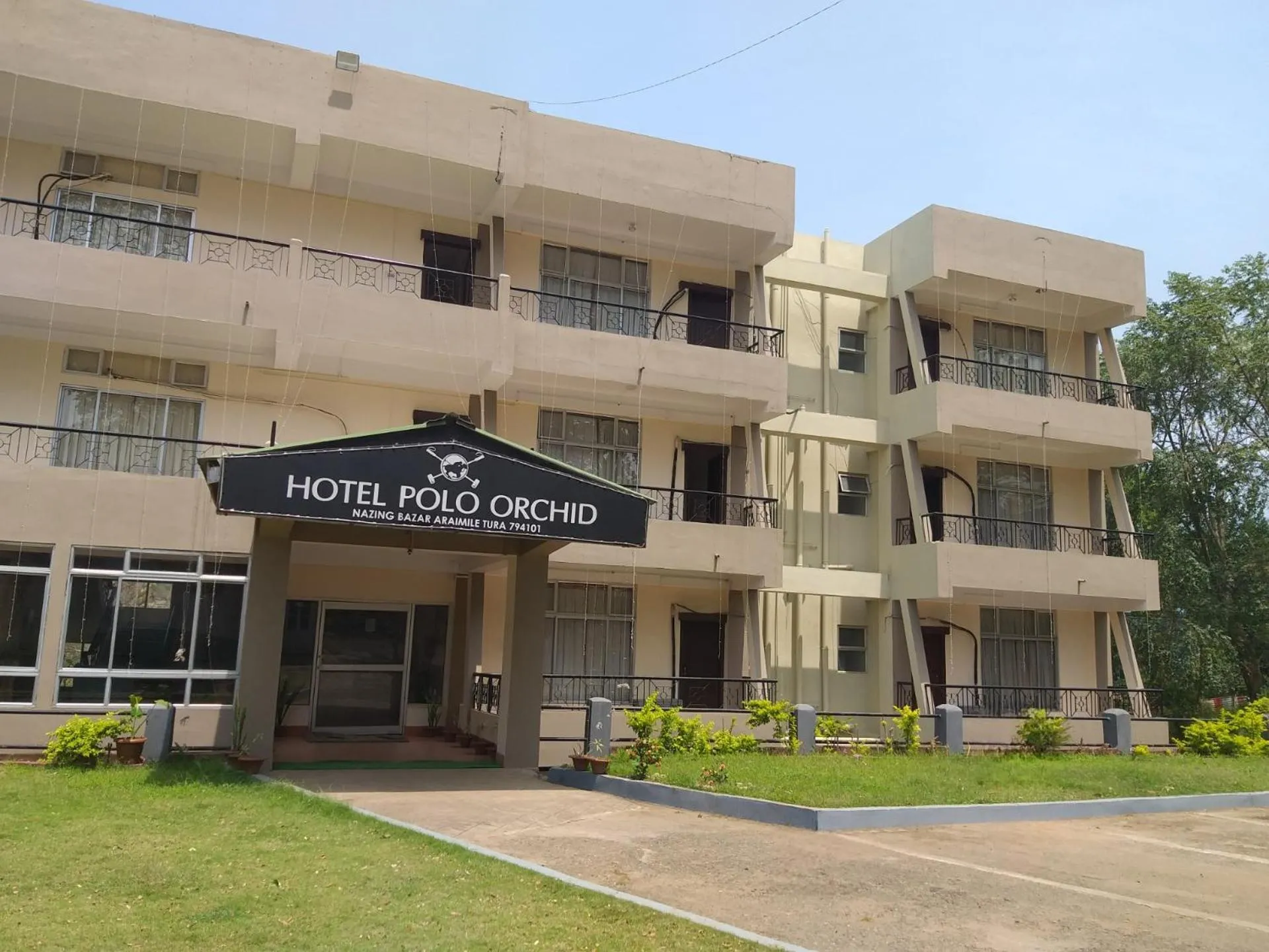 Facade/entrance in Polo Tura Hotel