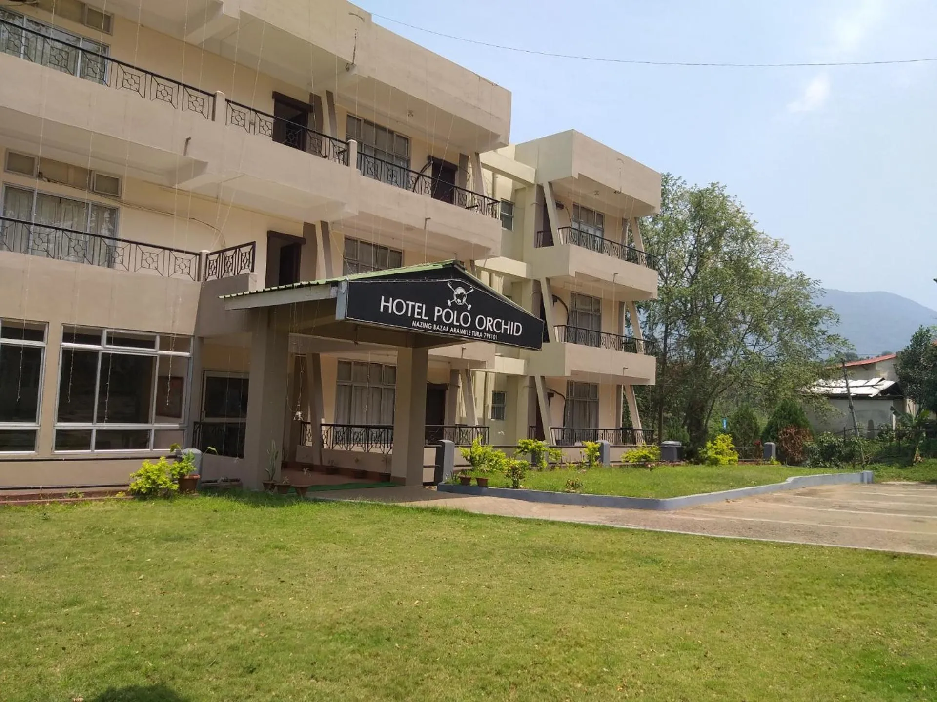 Facade/entrance in Polo Tura Hotel