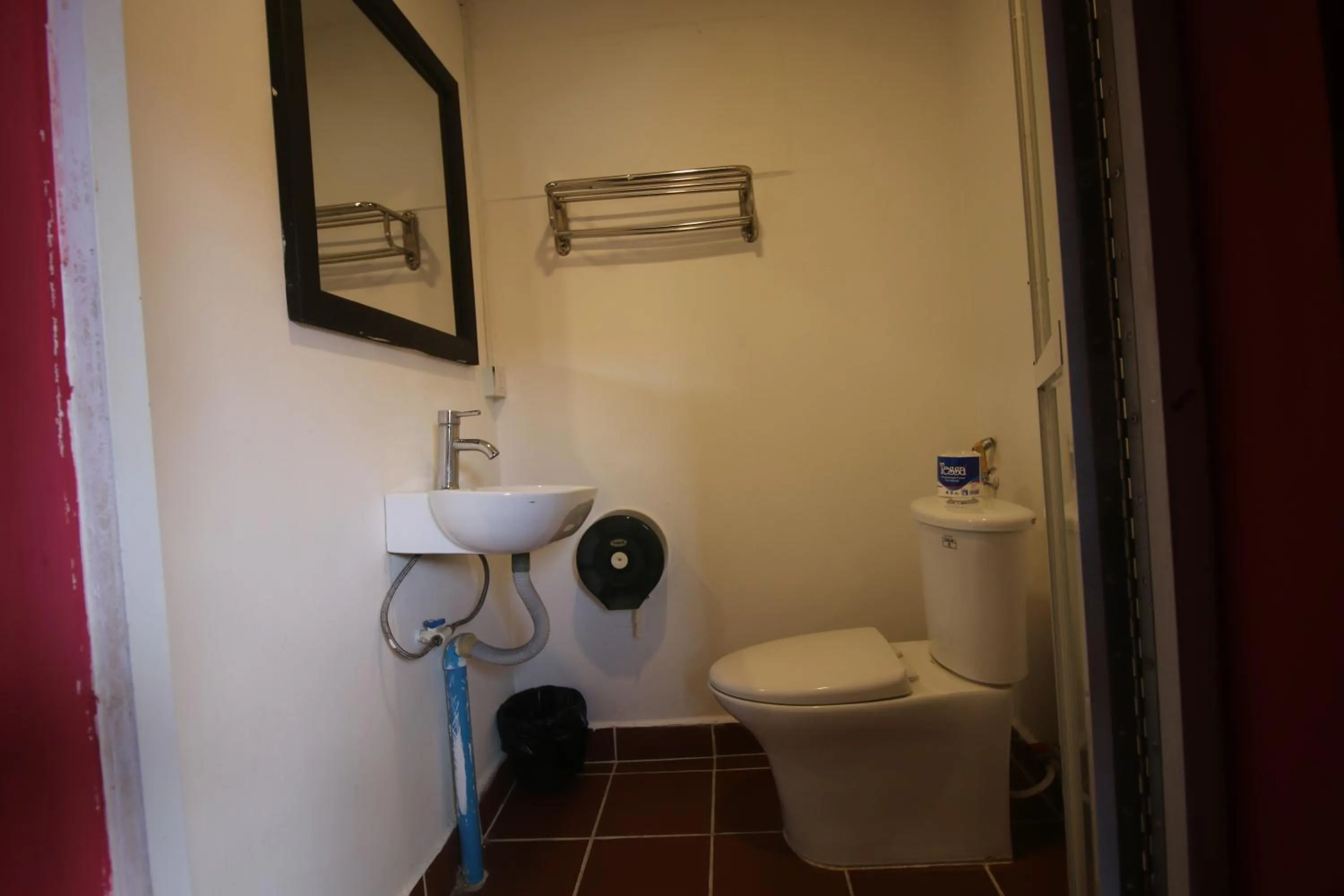Toilet in Bat Chum Villa