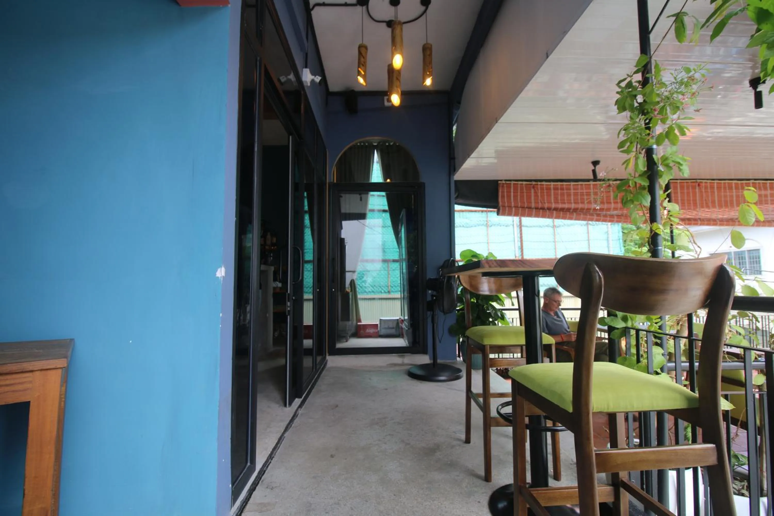 Restaurant/places to eat in Bat Chum Villa