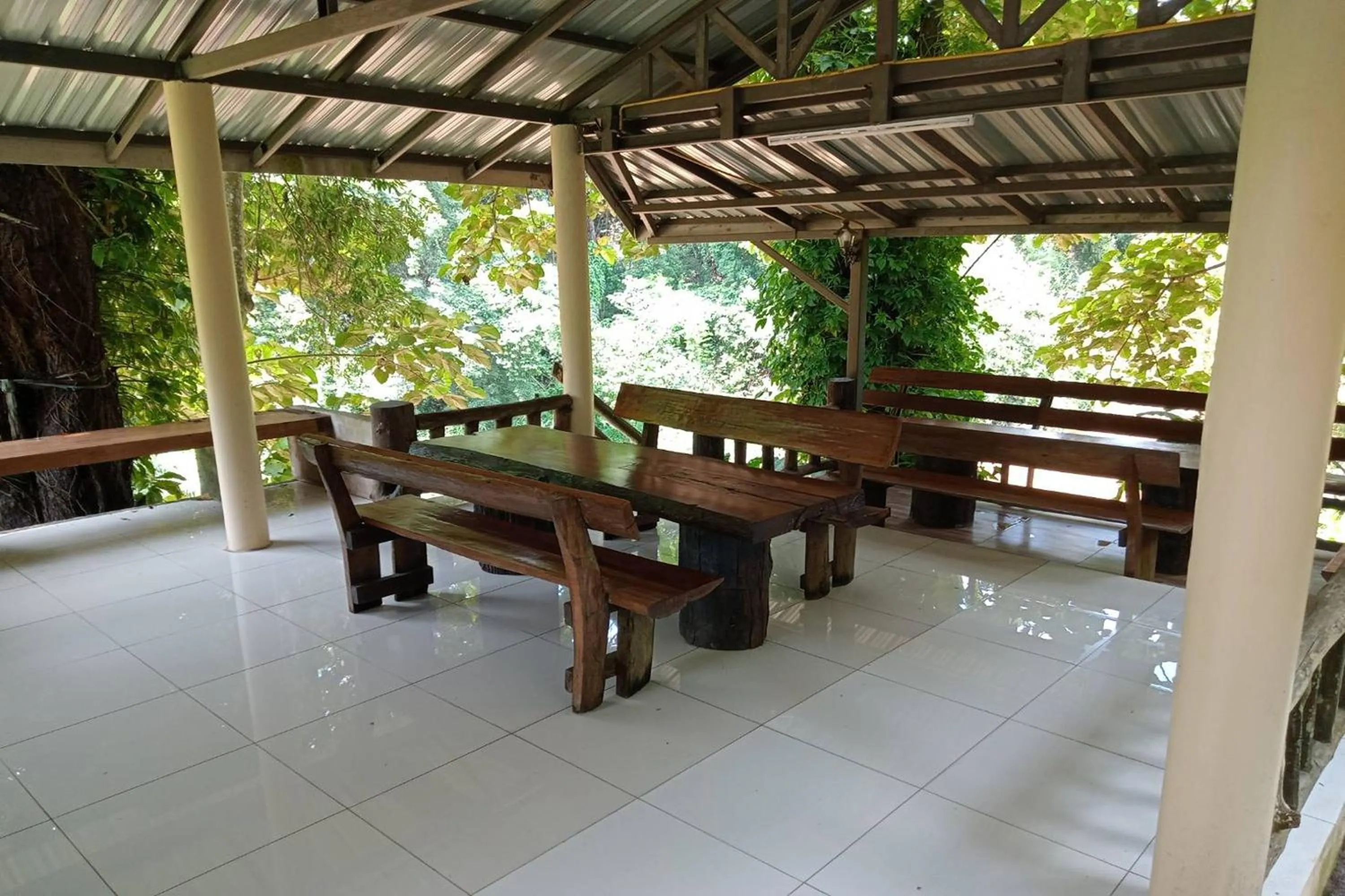 Seating area in The Cascade - Mae Taeng Waterfall Bungalows