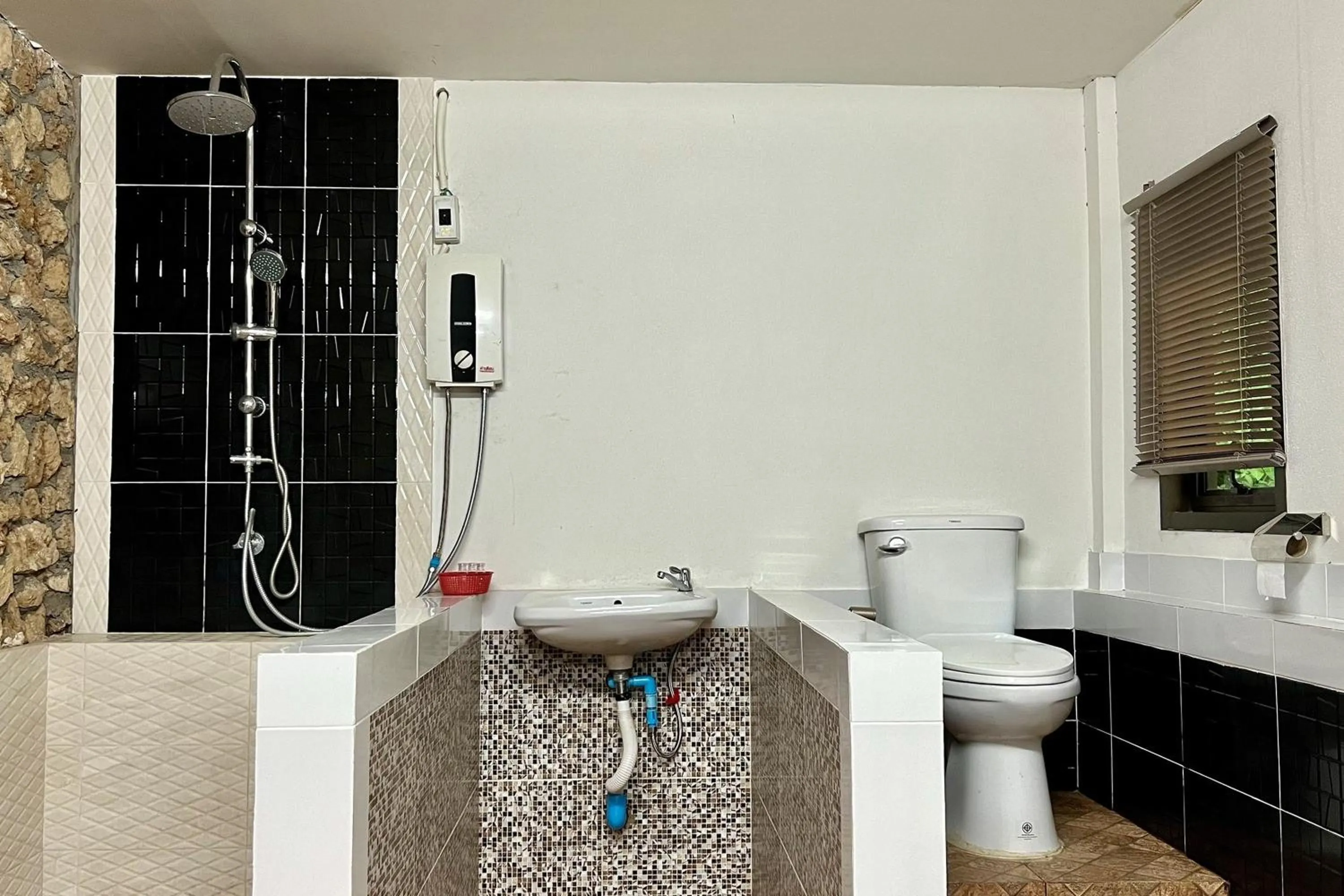 Bathroom in The Cascade - Mae Taeng Waterfall Bungalows