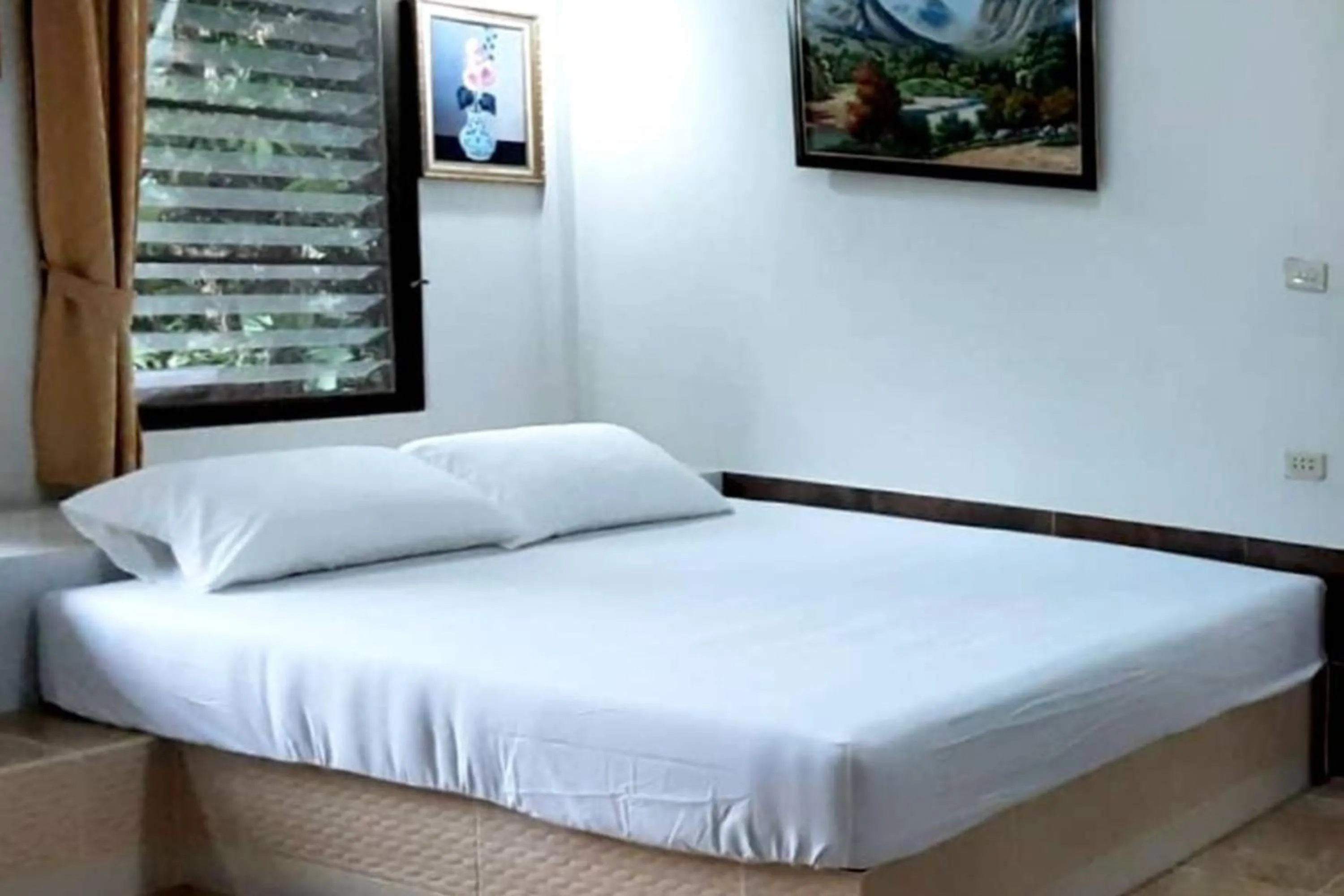 Bed in The Cascade - Mae Taeng Waterfall Bungalows