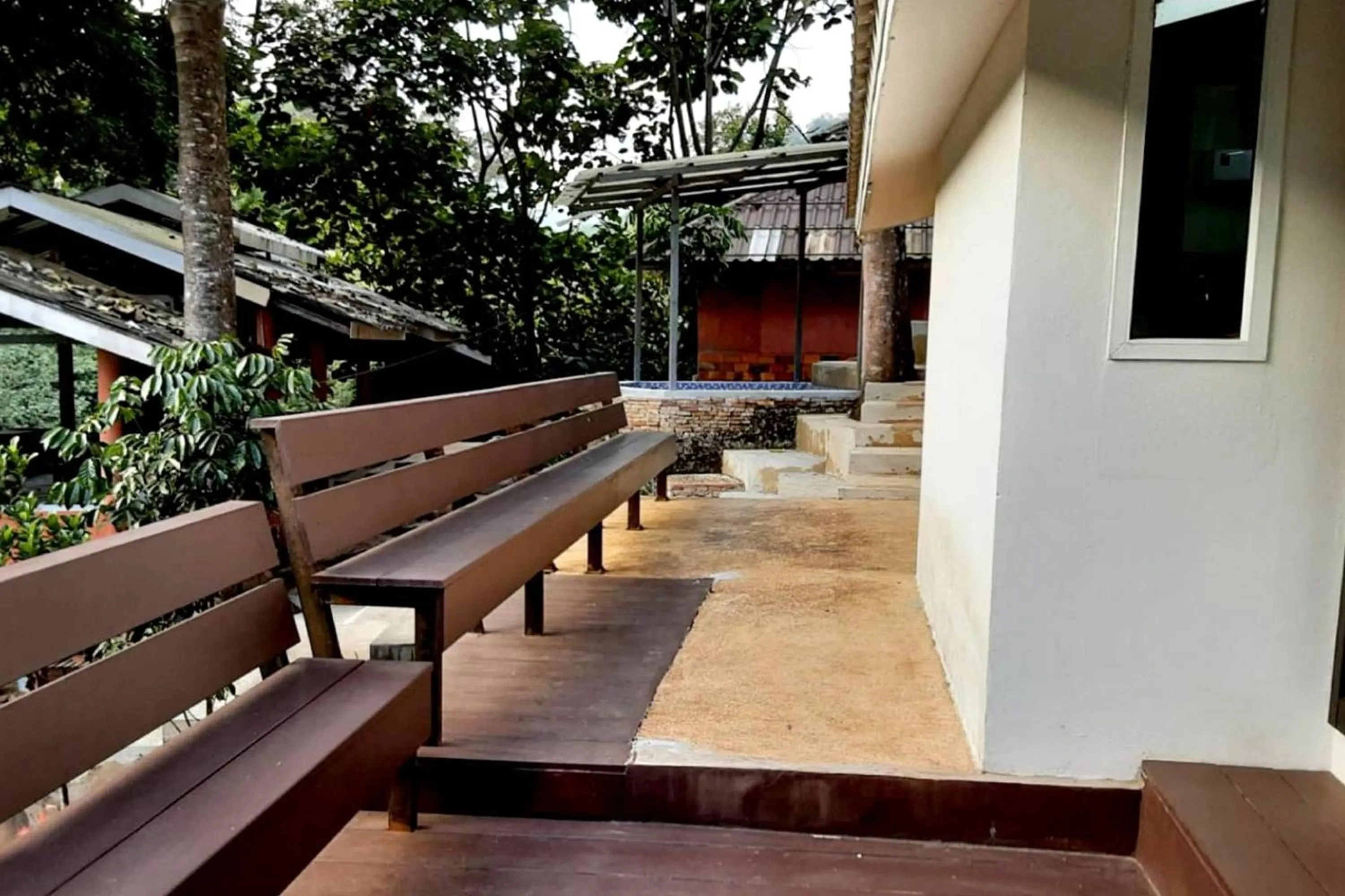 Seating area in The Cascade - Mae Taeng Waterfall Bungalows