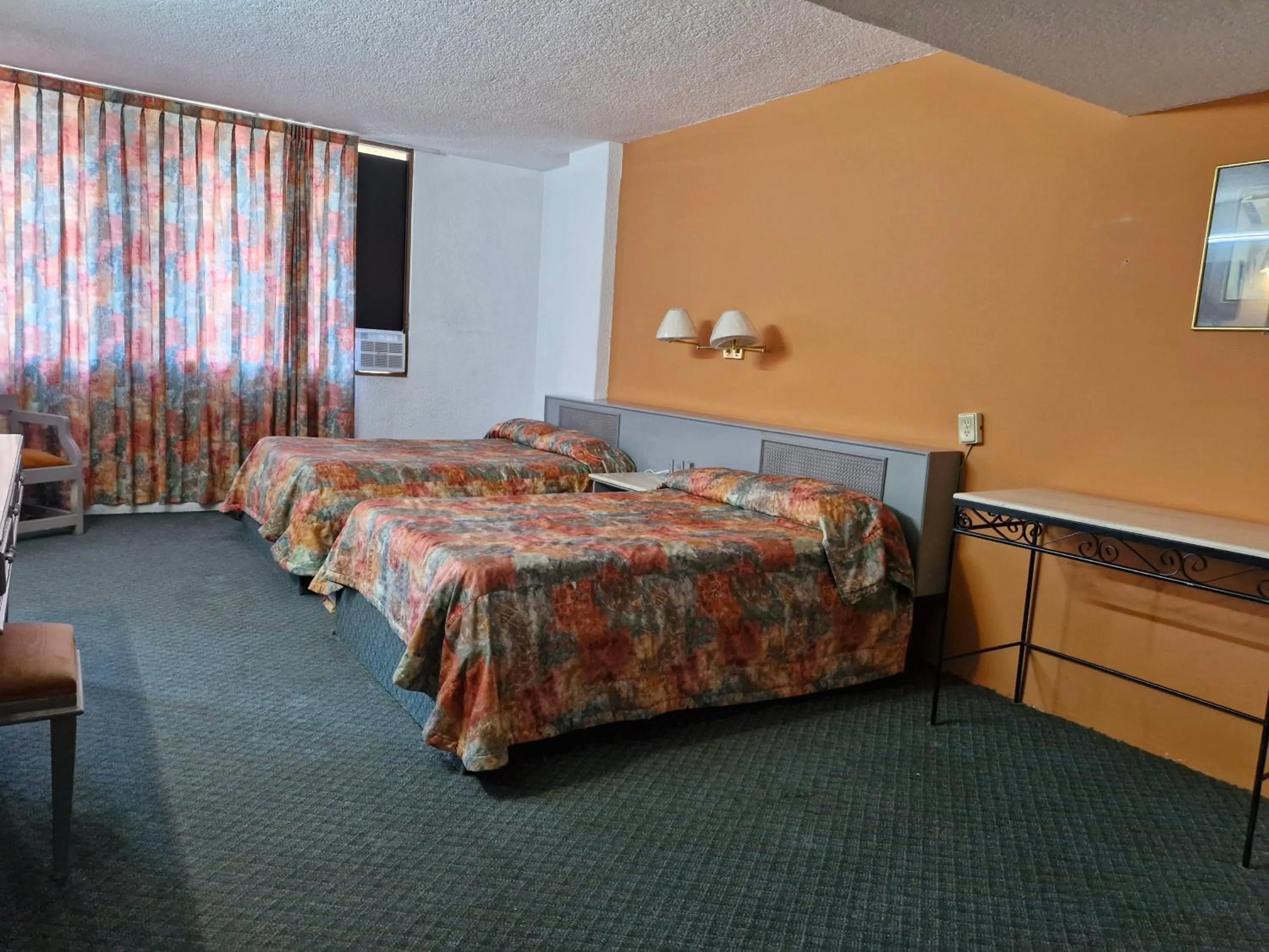 Photo of the whole room, Bed in Parador del Río Irapuato