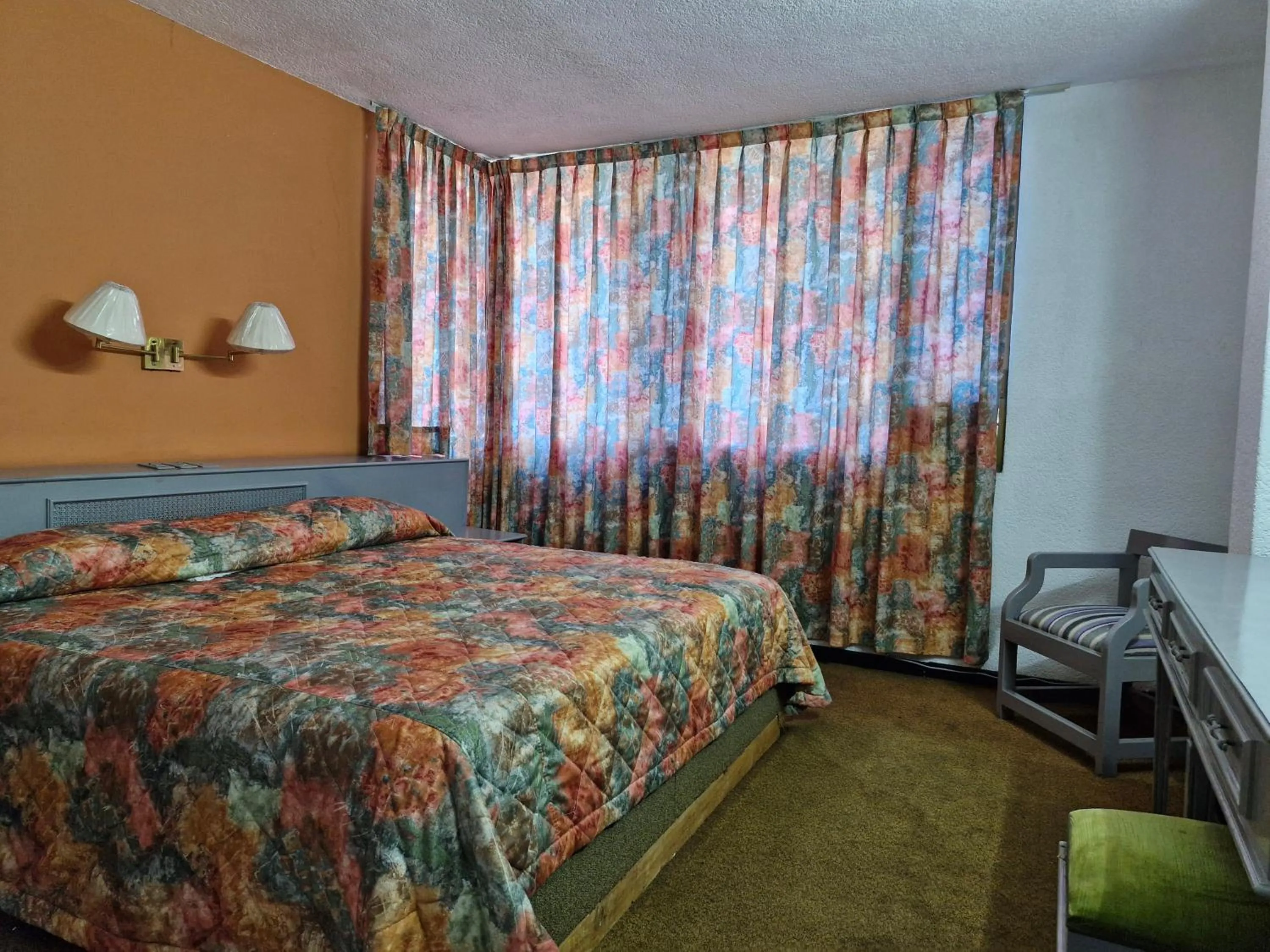 Photo of the whole room, Bed in Parador del Río Irapuato