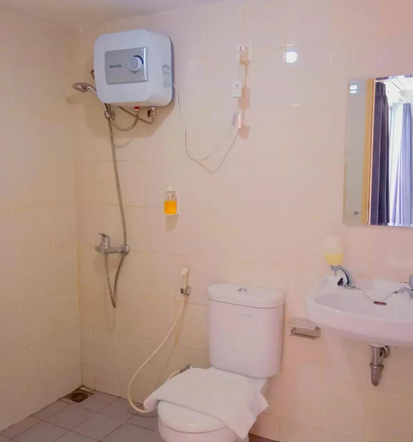 Standard Twin Room in Izi Cozi Kemayoran Powered by Archipelago Standard Twin Room in Izi Cozi Kemayoran Powered by Archipelago