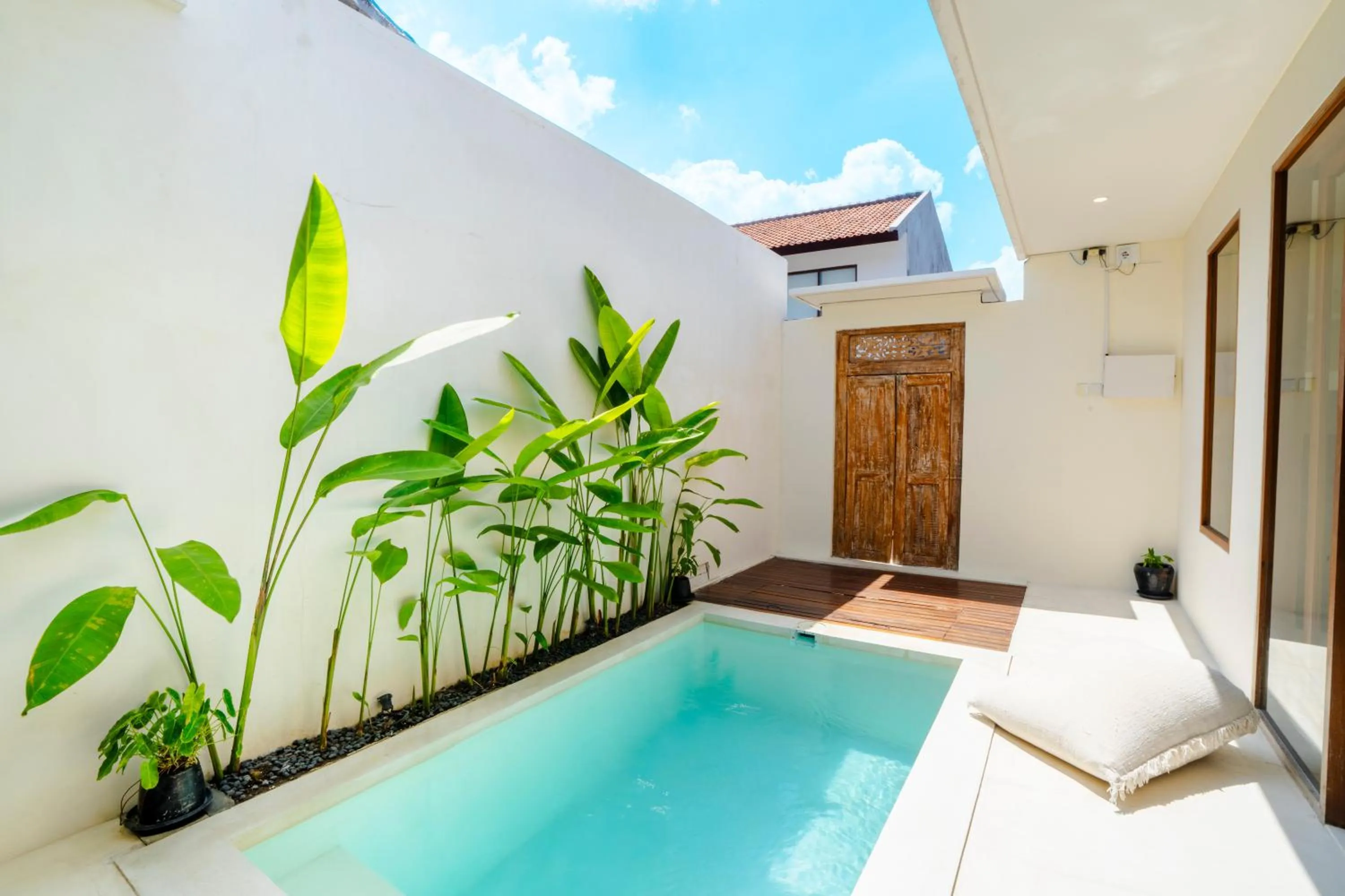 Day in Villa Joba by Pertama Management