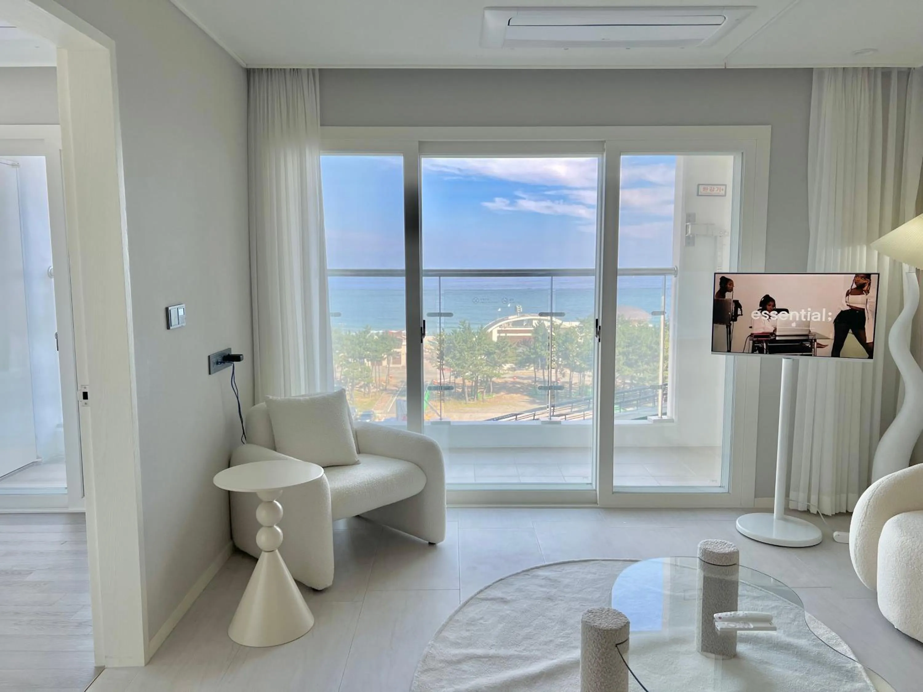 Le Bleu Naksan by Orot