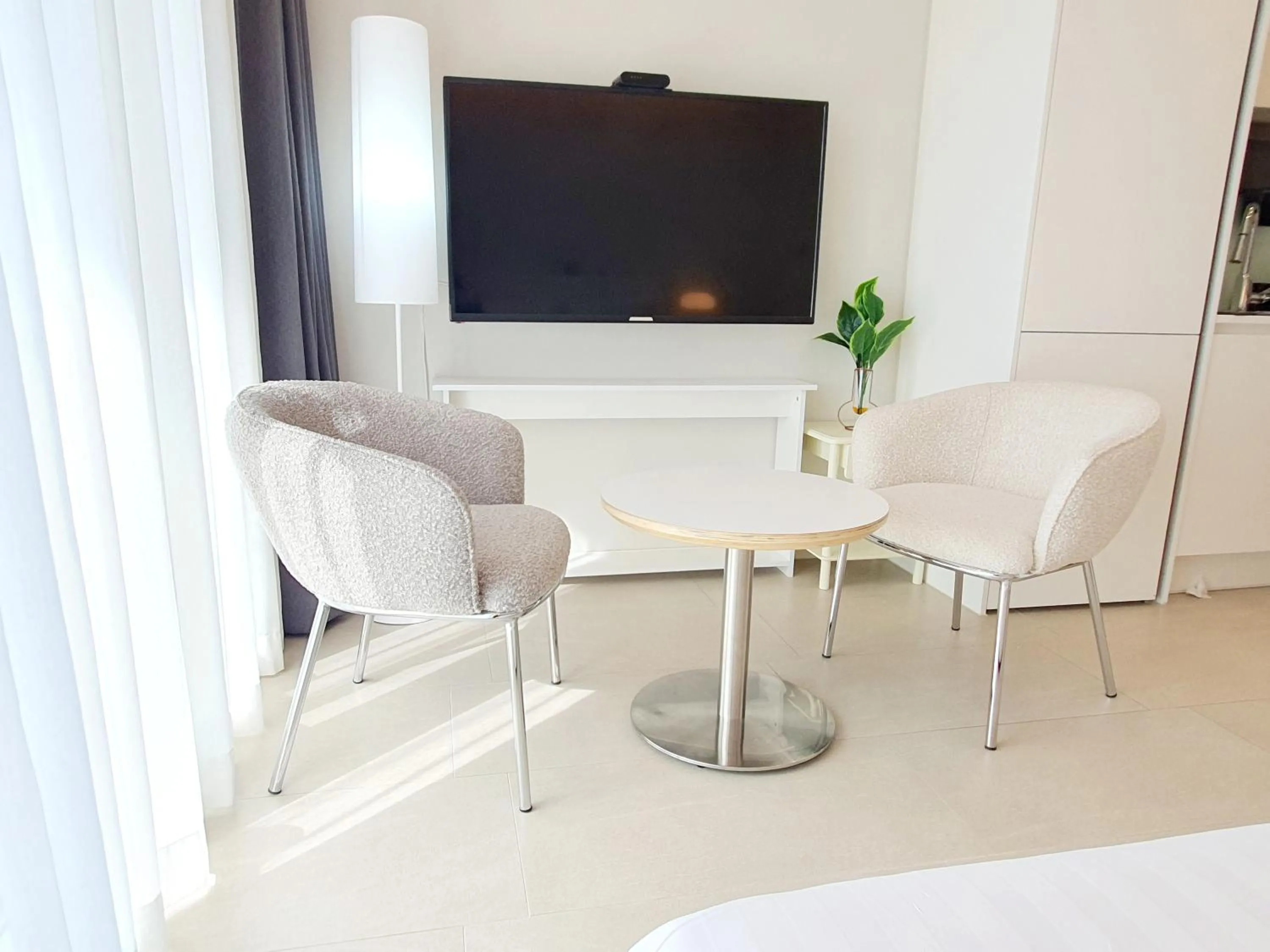 Le Bleu Naksan by Orot