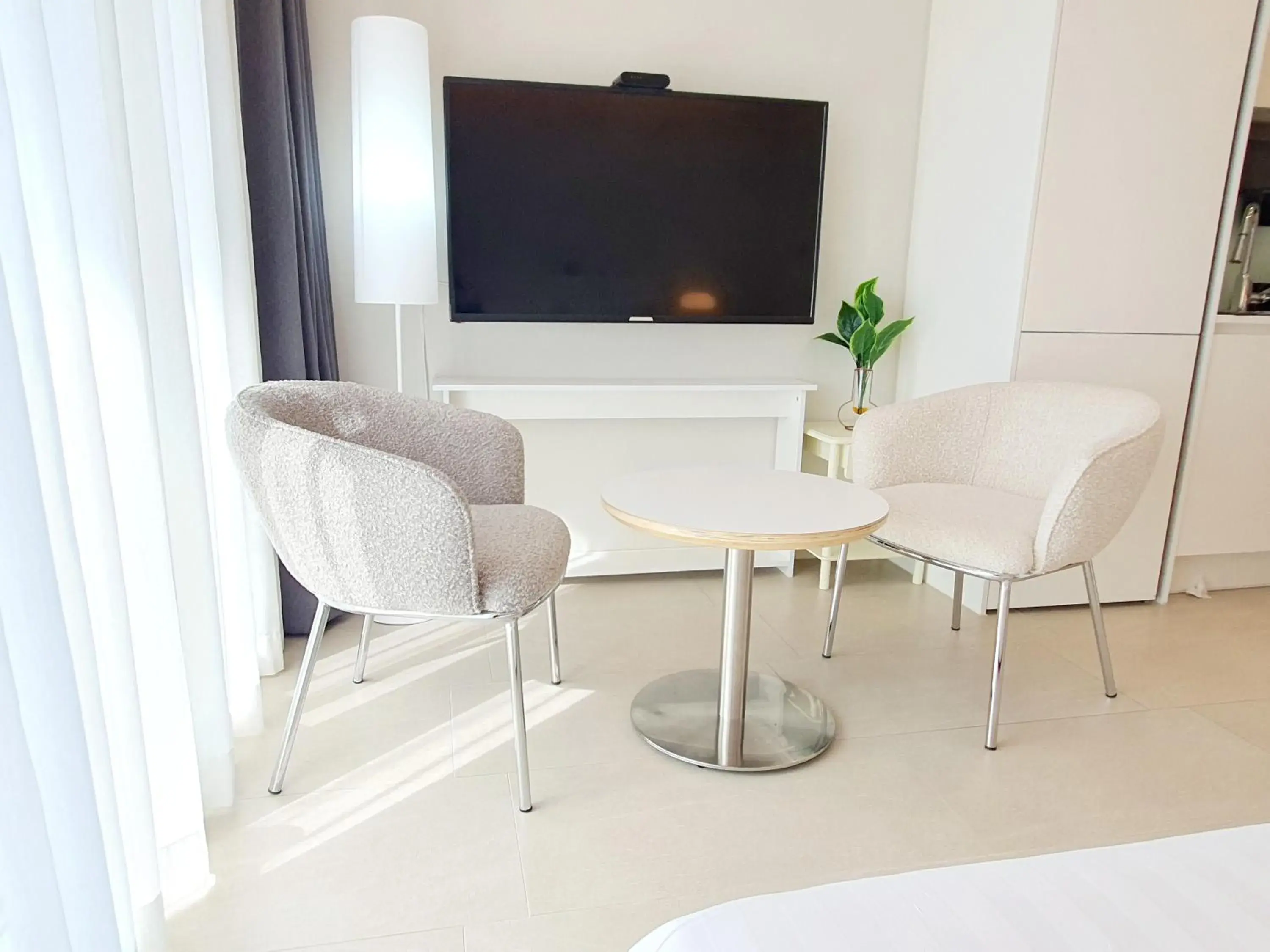 Double Room with Mountain View in Le Bleu Naksan by Orot Double Room with Mountain View in Le Bleu Naksan by Orot