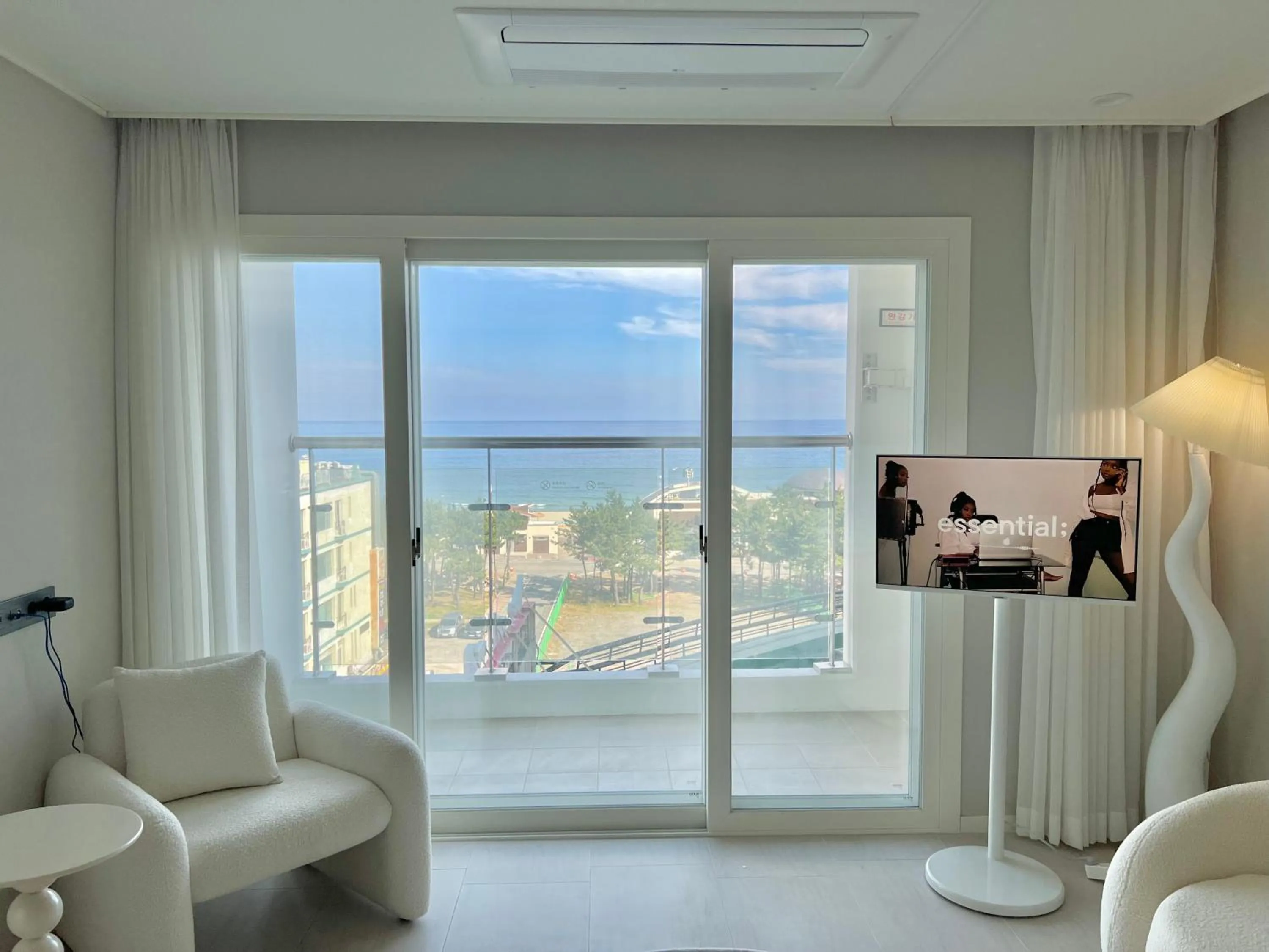 Le Bleu Naksan by Orot