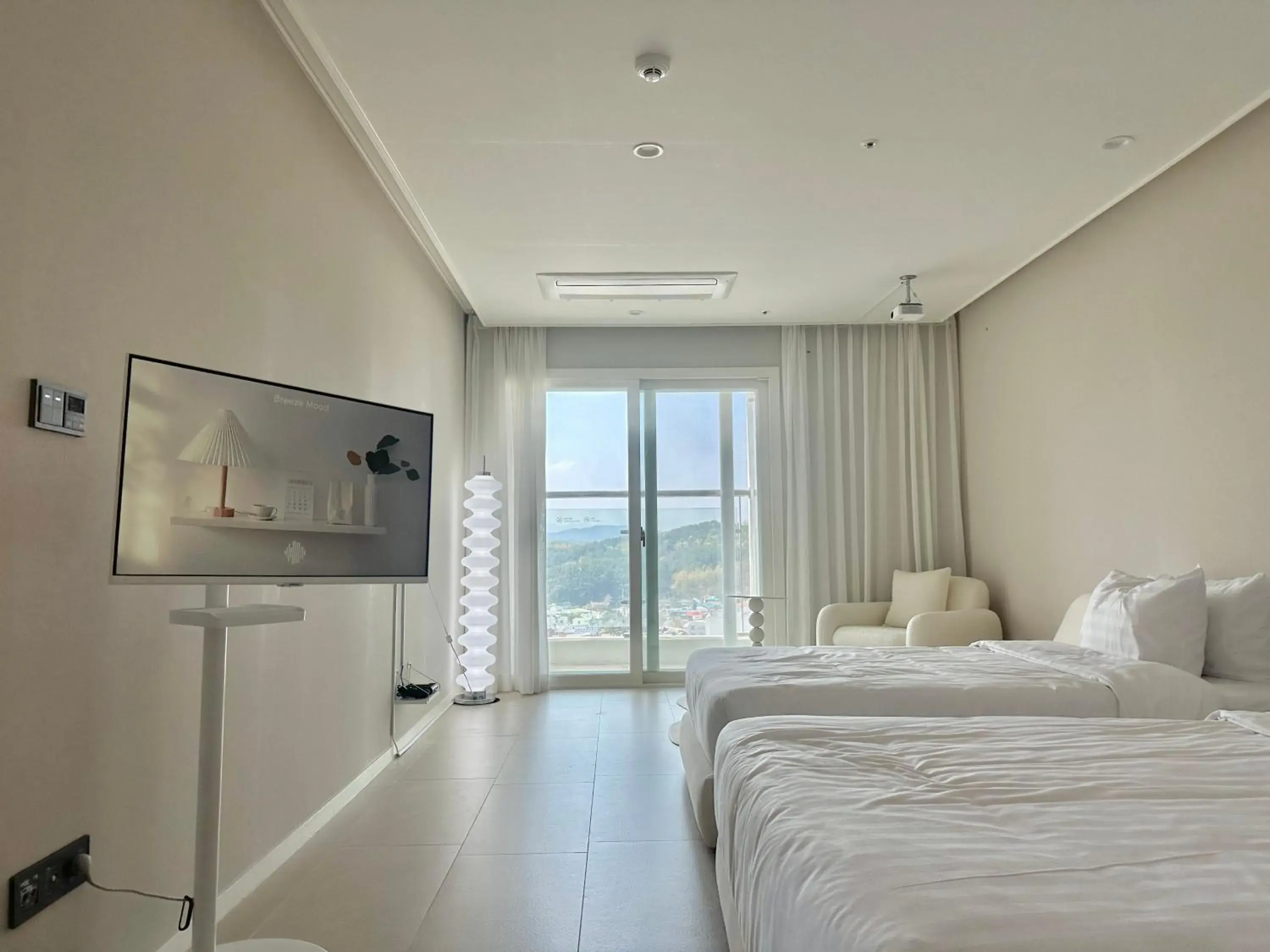 Large Twin Room in Le Bleu Naksan by Orot Large Twin Room in Le Bleu Naksan by Orot