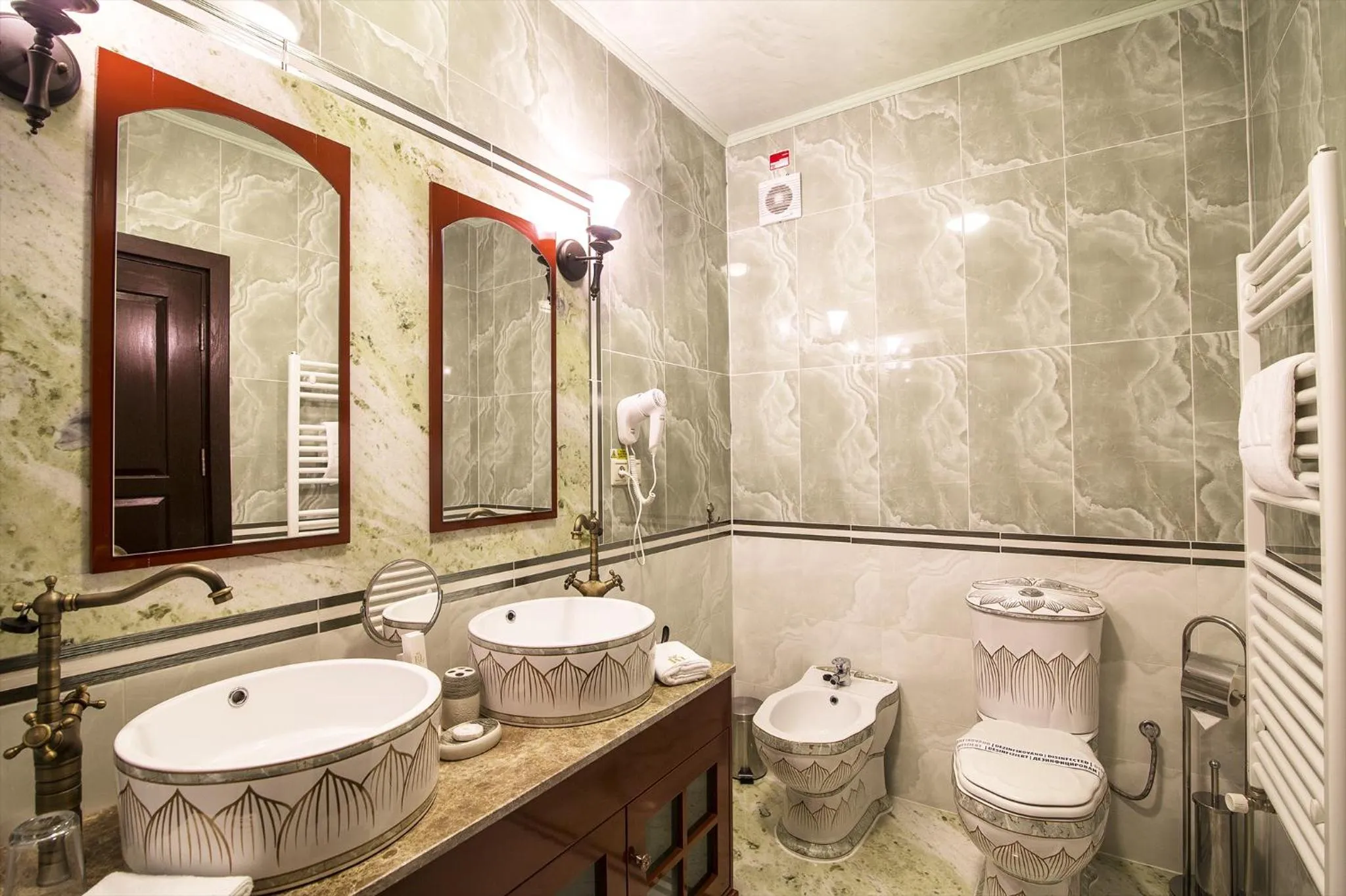 Bathroom in Rubezahl-Marienbad Luxury Historical Castle Hotel & Golf-Castle Hotel Collection